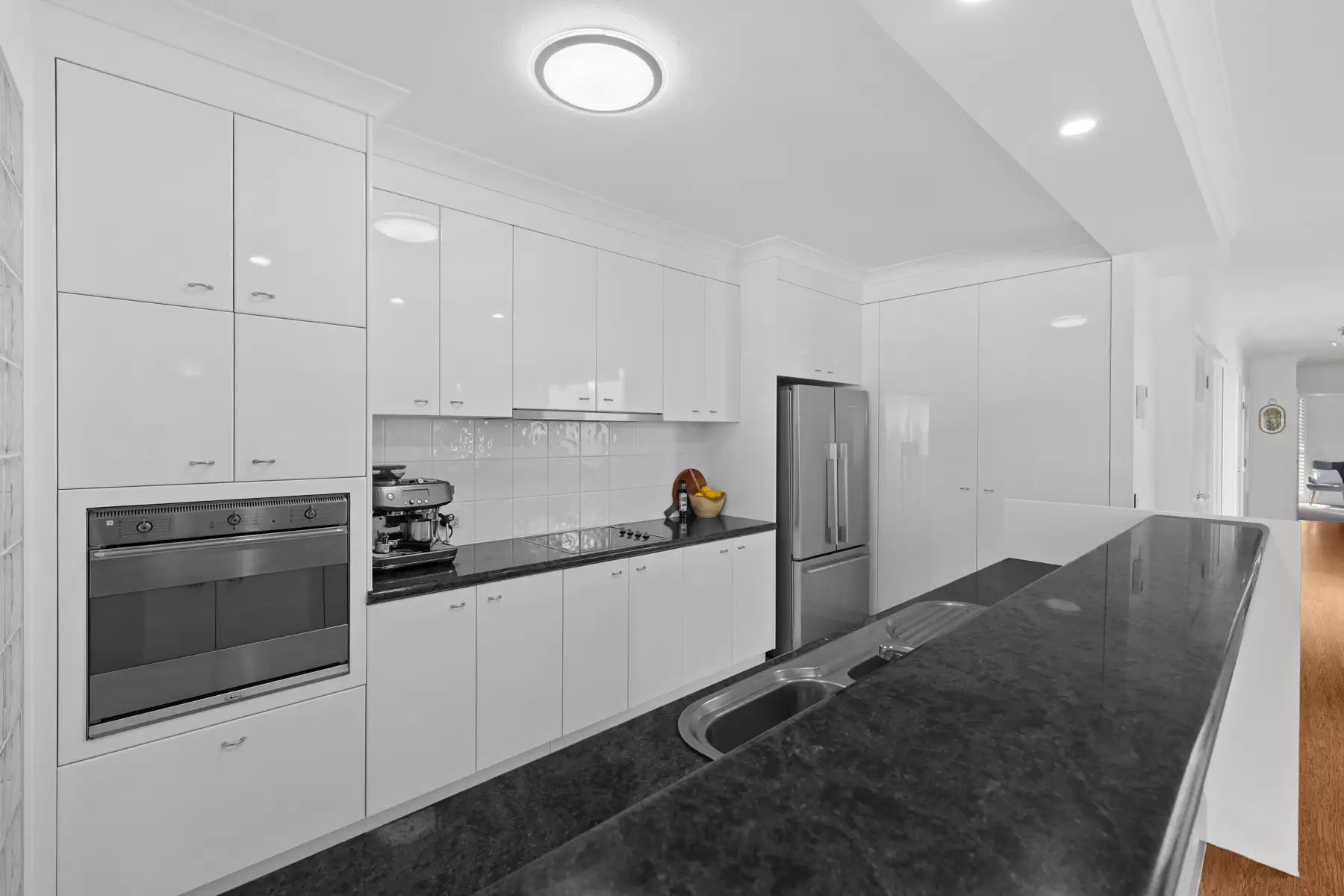 12/20 Masthead Drive, Raby Bay Sold by  - image 1