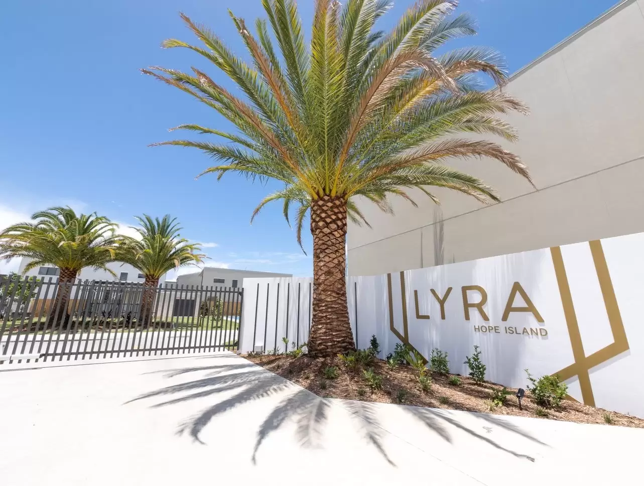 14/191 Marina Quays Boulevard, Hope Island For Sale by Queensland Sotheby's International Realty - image 1