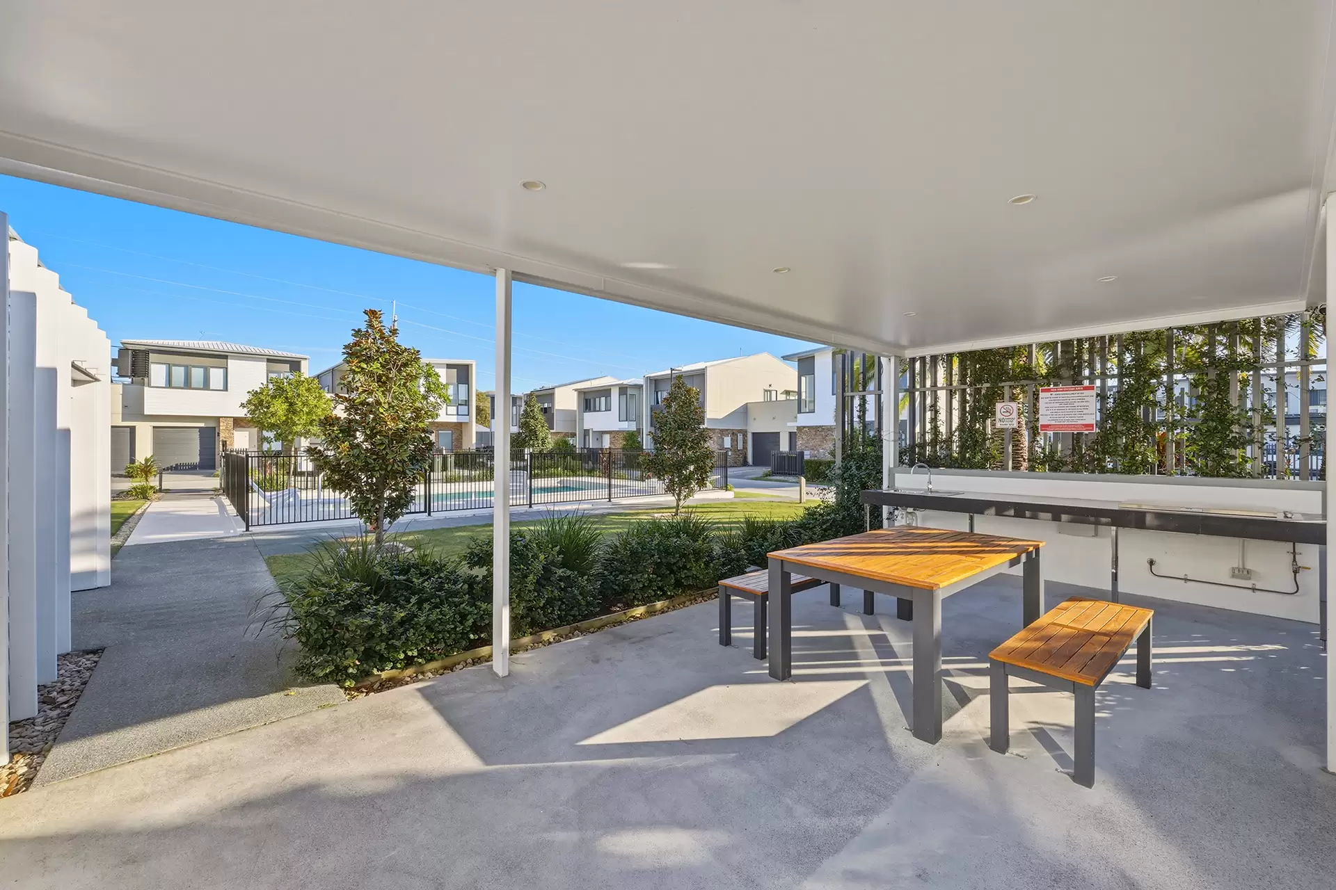 14/191 Marina Quays Boulevard, Hope Island For Sale by Queensland Sotheby's International Realty - image 1