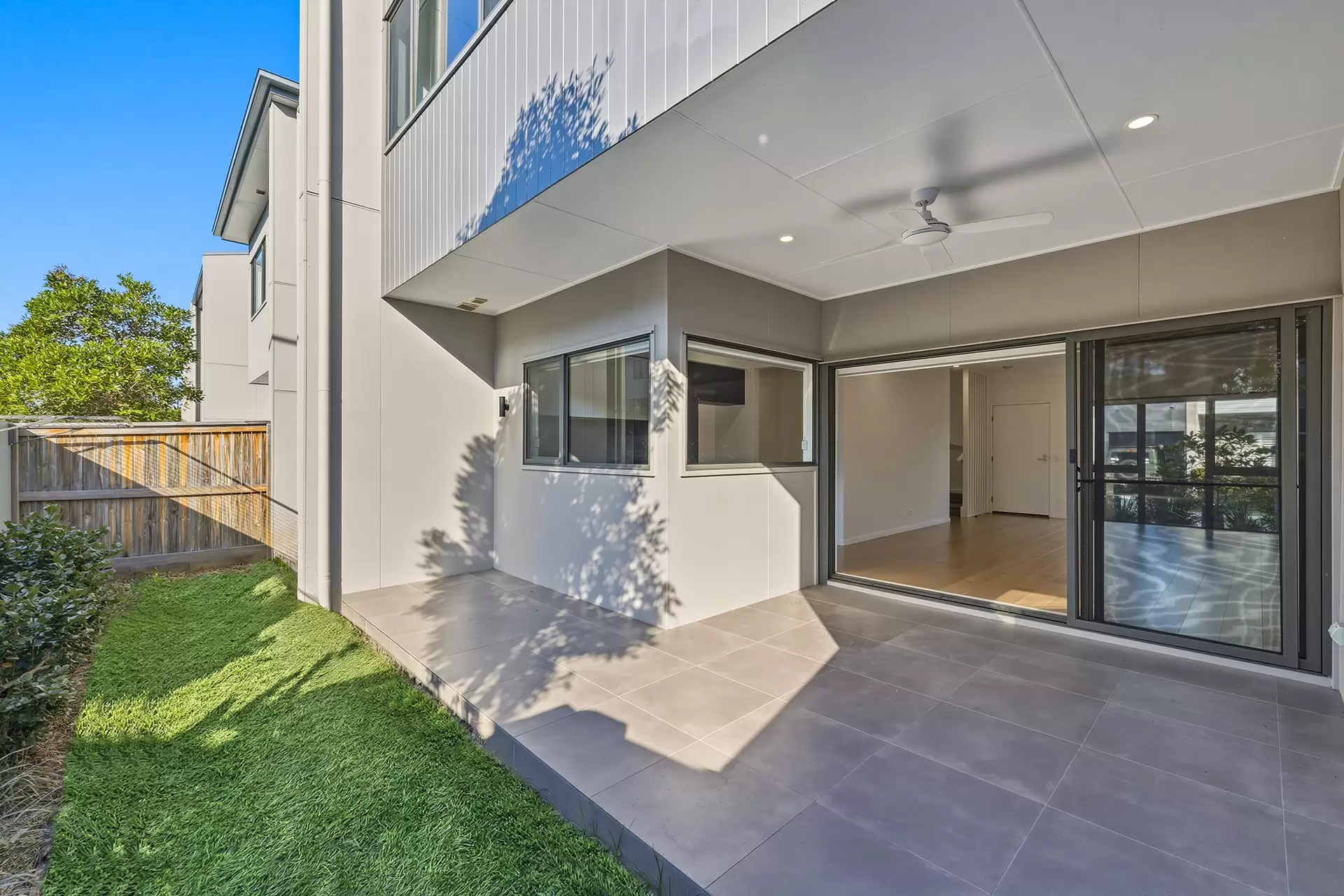 14/191 Marina Quays Boulevard, Hope Island For Sale by Queensland Sotheby's International Realty - image 1