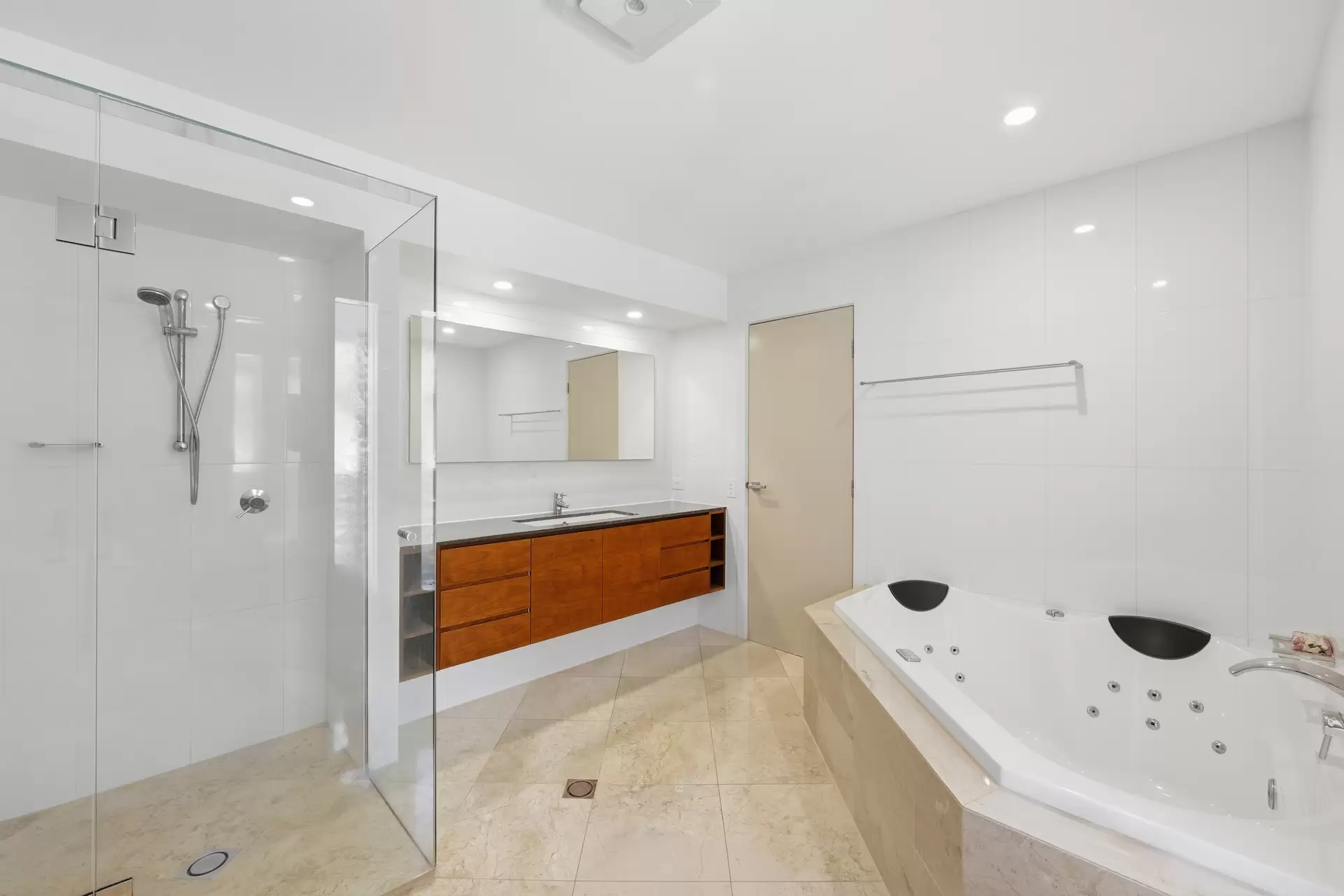 35B Hughes Avenue, Main Beach For Sale by Queensland Sotheby's International Realty - image 1