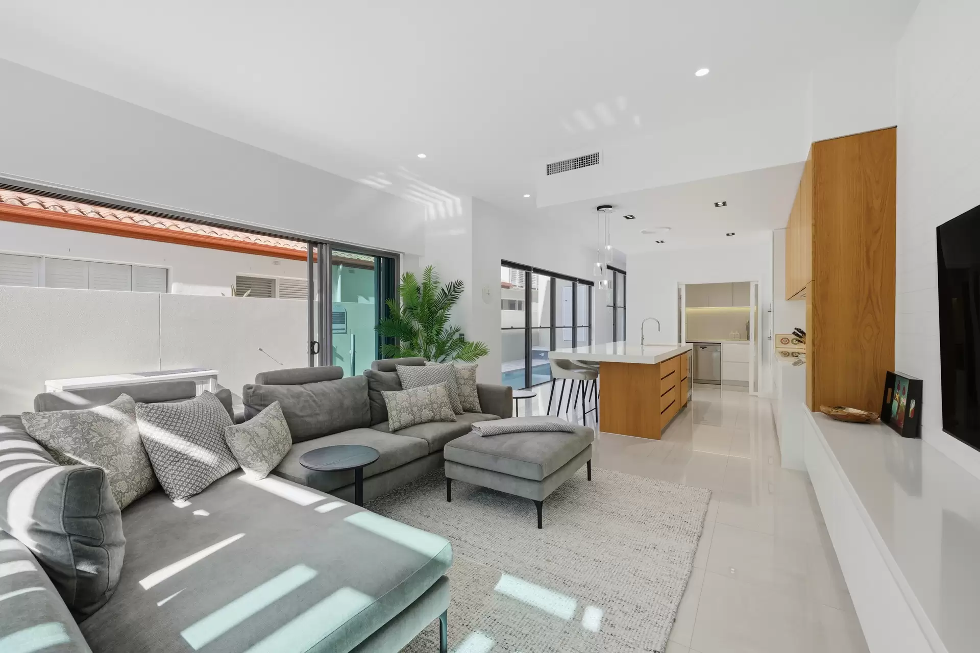 35B Hughes Avenue, Main Beach For Sale by Queensland Sotheby's International Realty - image 1