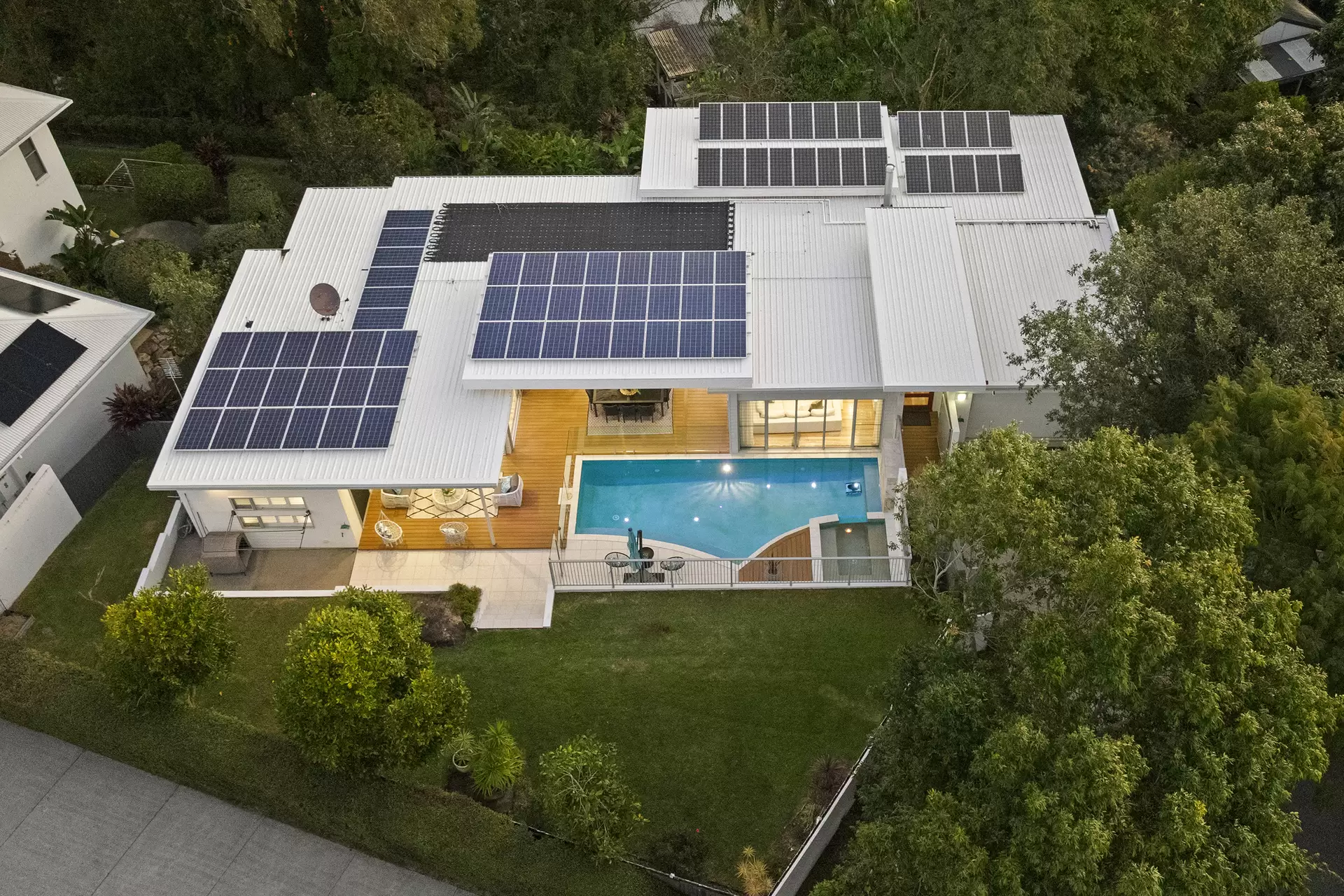 10 John Lesslie Court, Buderim Sold by Queensland Sotheby's International Realty - image 1