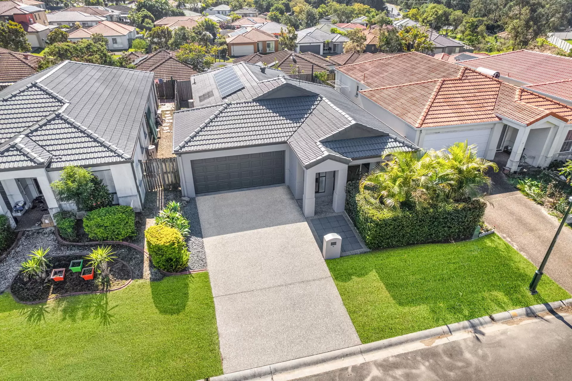 18 Harrow Place, Arundel Sold by  - image 1