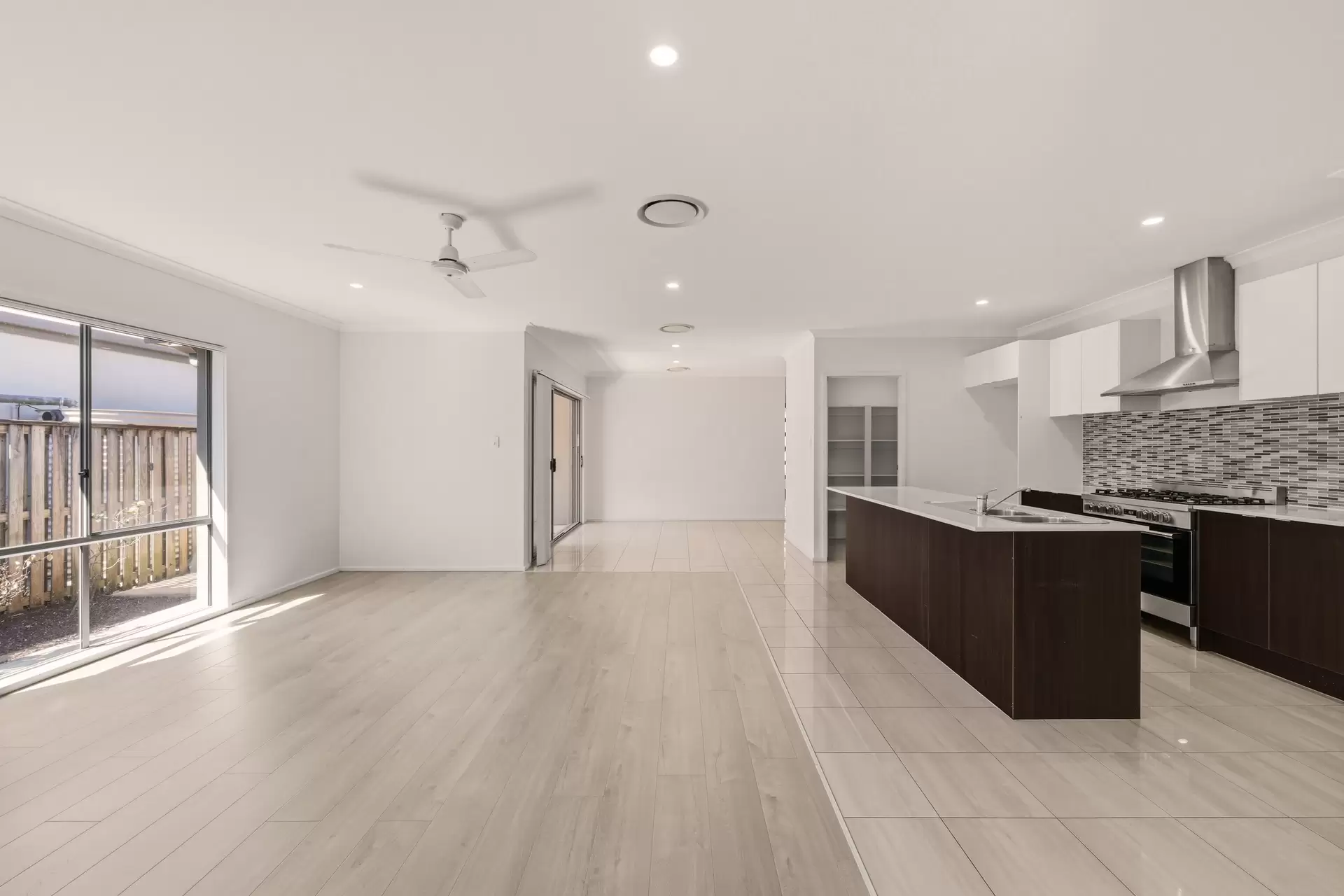 51 Rivermill Terrace, Maudsland For Sale by Queensland Sotheby's International Realty - image 1