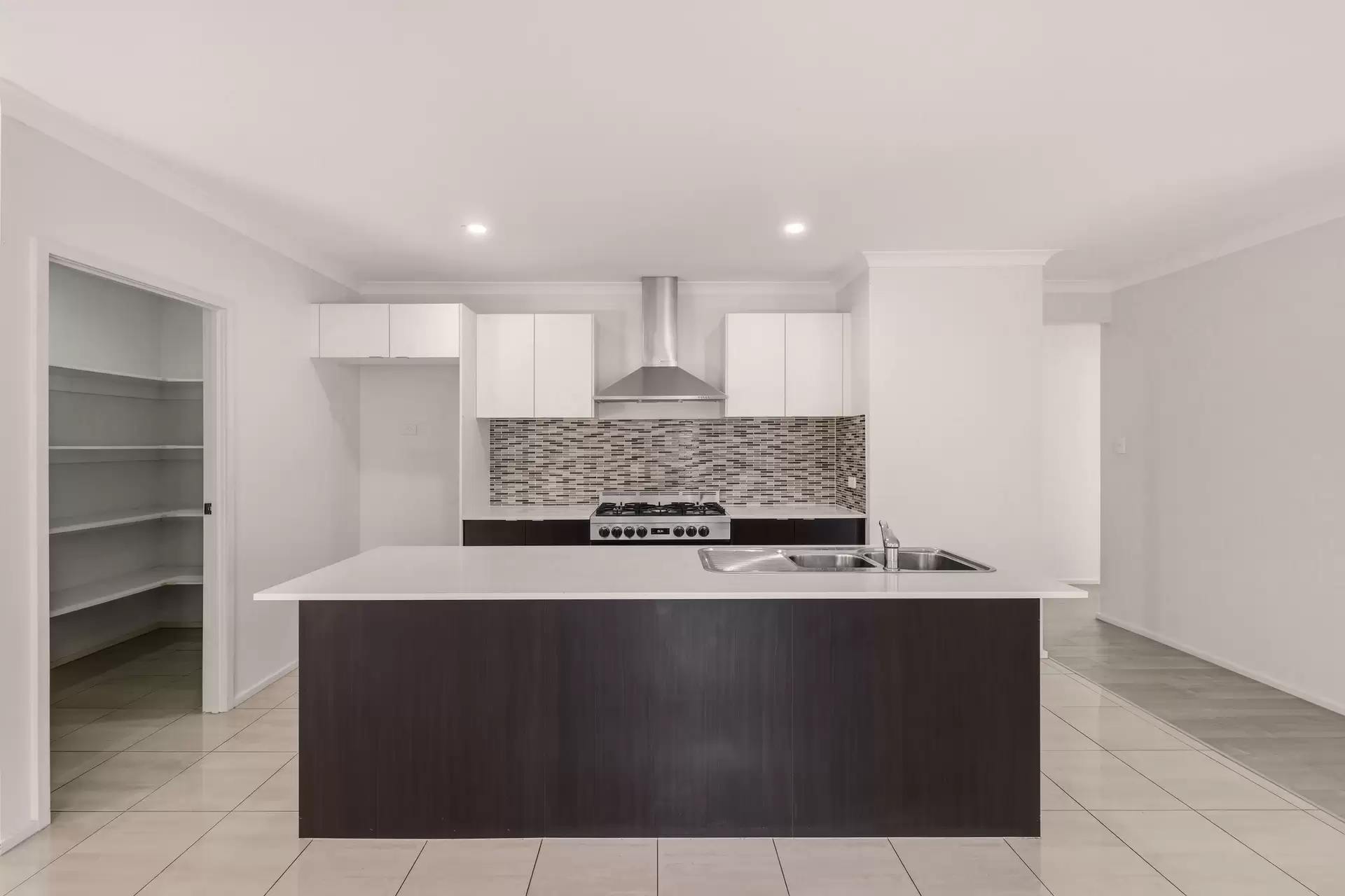 51 Rivermill Terrace, Maudsland For Sale by Queensland Sotheby's International Realty - image 1
