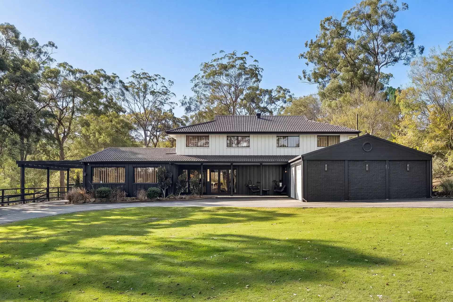 570 Boston Road, Chandler Sold by Queensland Sotheby's International Realty - image 1