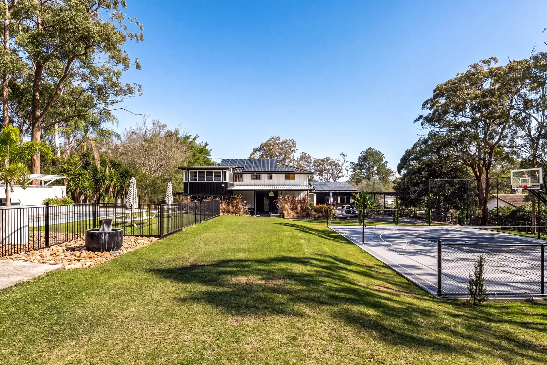 570 Boston Road, Chandler Sold by Queensland Sotheby's International Realty - image 1