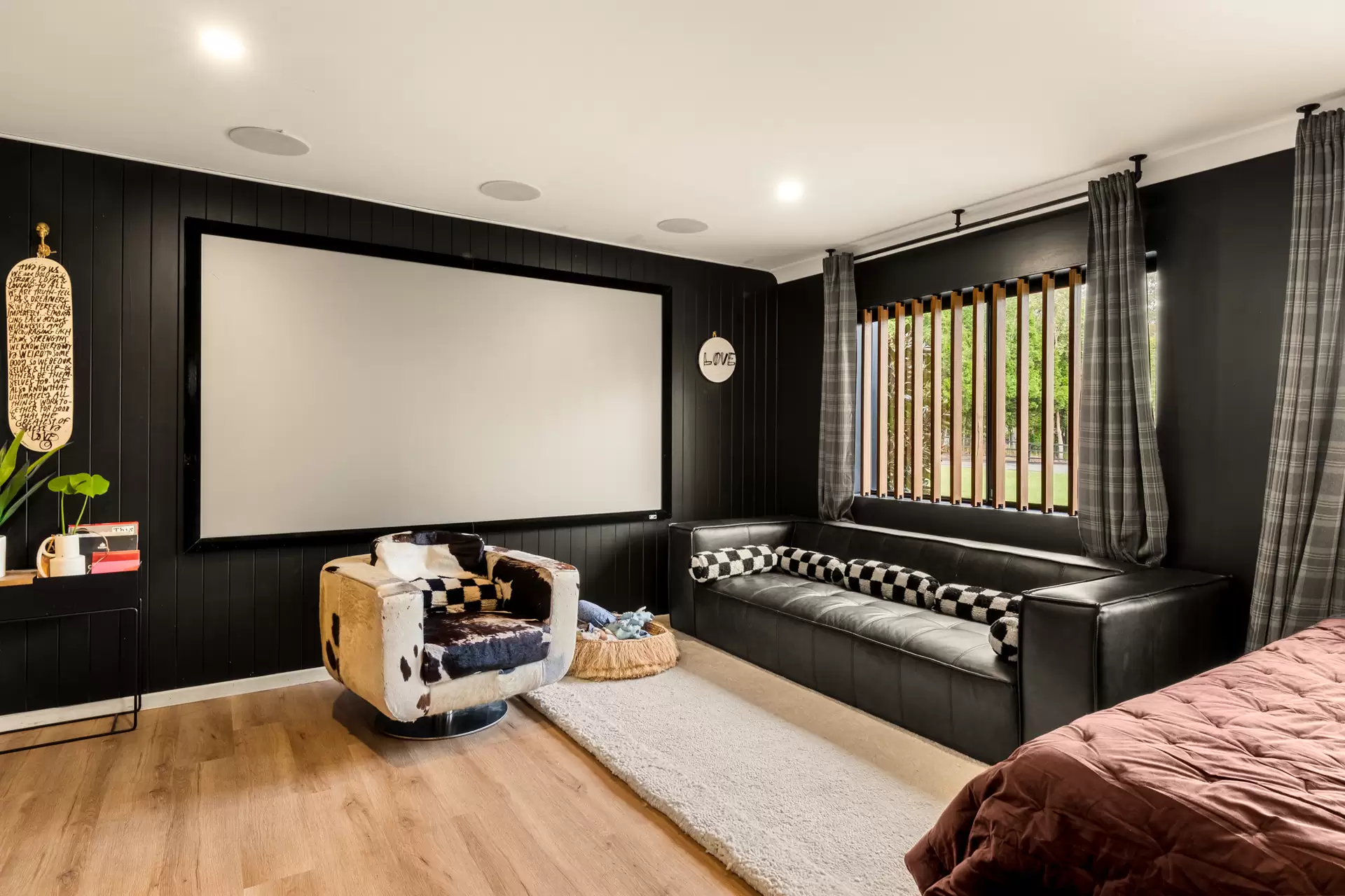 570 Boston Road, Chandler Sold by Queensland Sotheby's International Realty - image 1