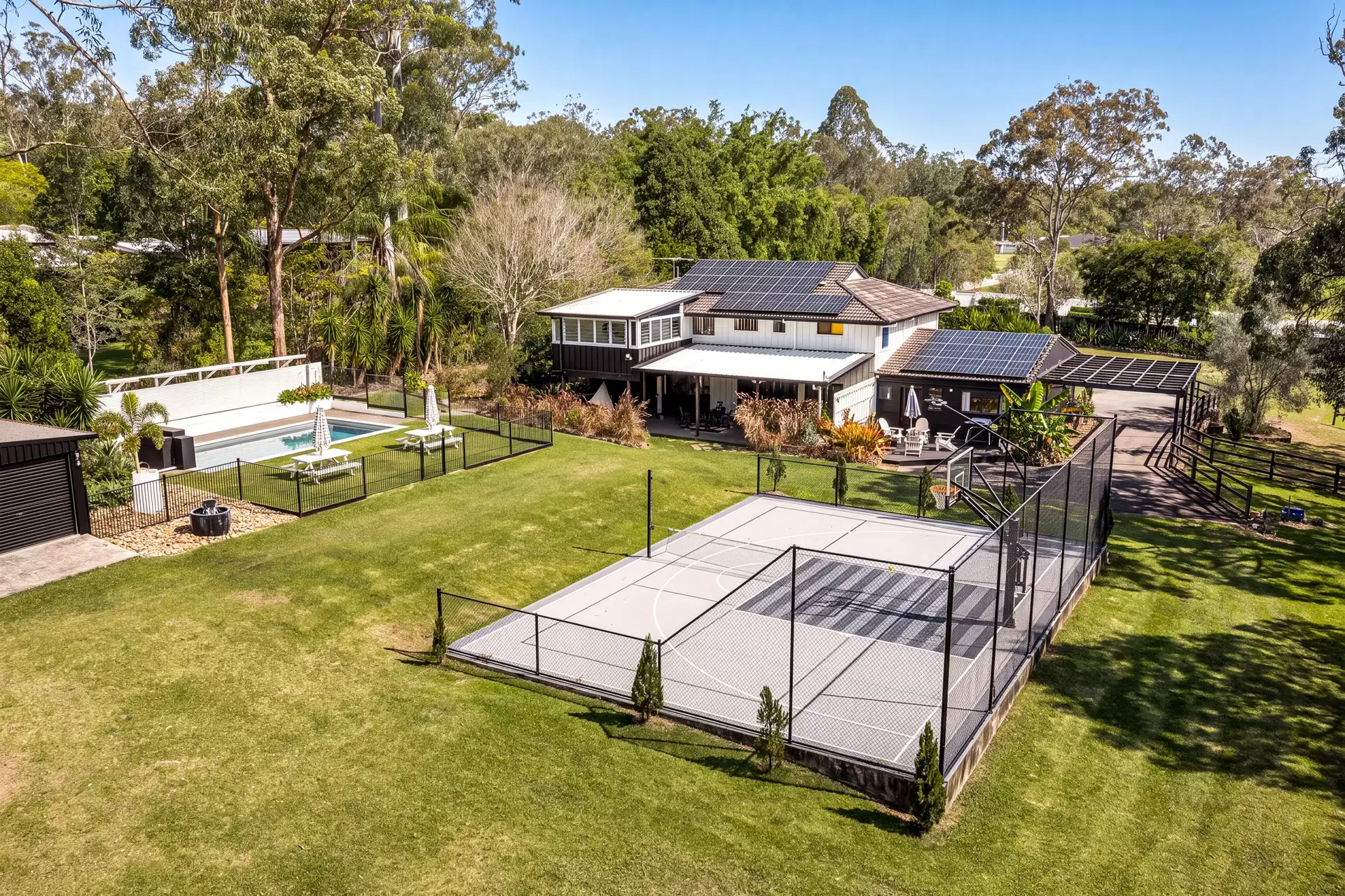 570 Boston Road, Chandler Sold by Queensland Sotheby's International Realty - image 1