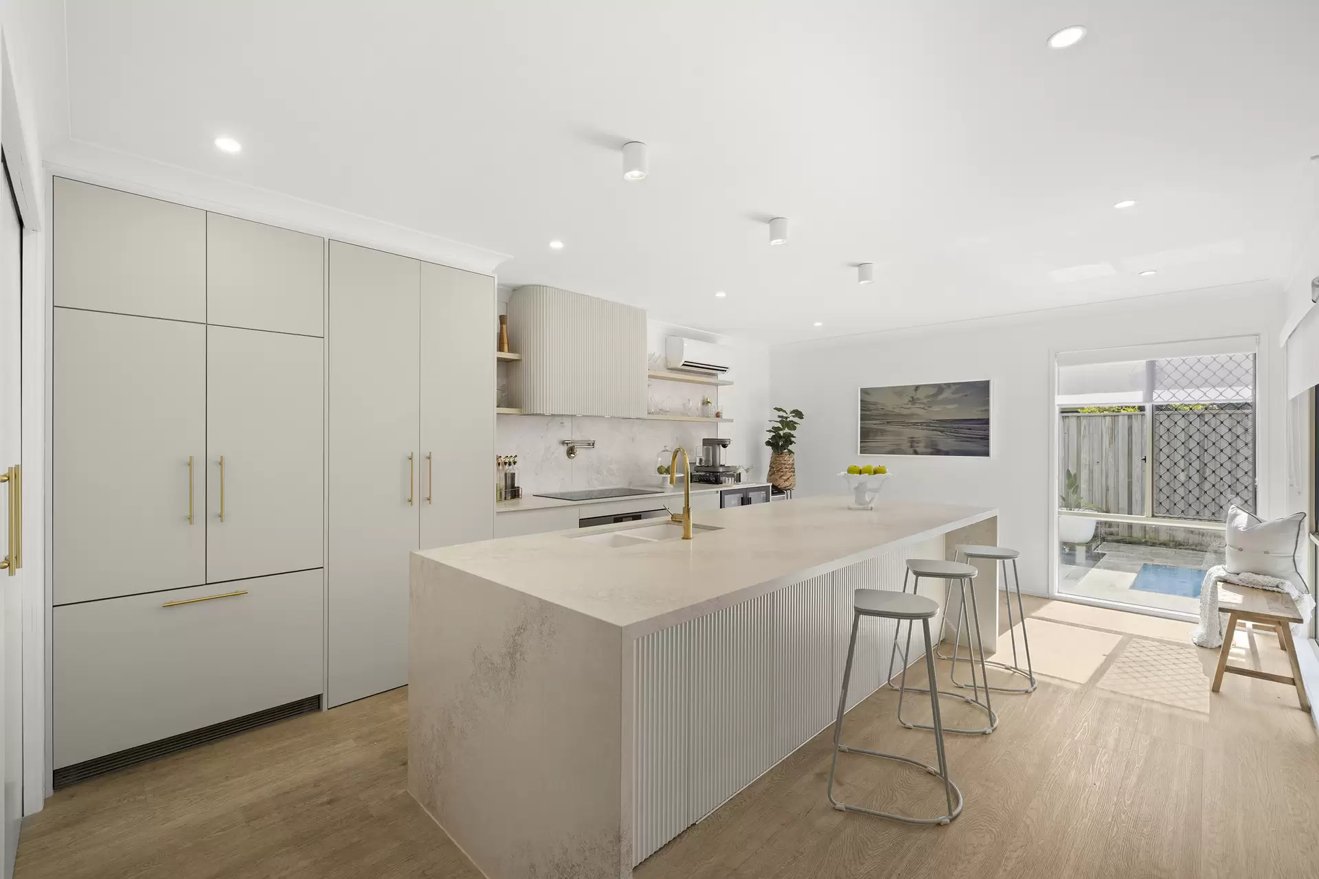 109 Glenfields Boulevard, Mountain Creek Sold by Queensland Sotheby's International Realty - image 1