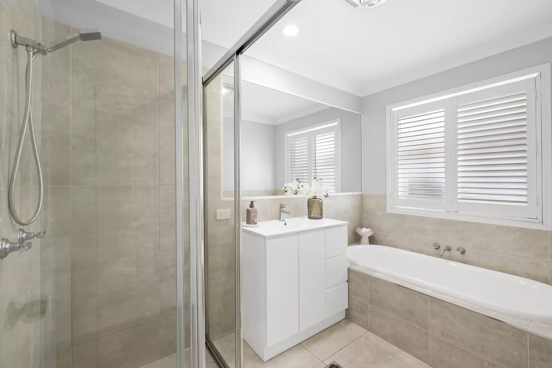 109 Glenfields Boulevard, Mountain Creek Sold by Queensland Sotheby's International Realty - image 1