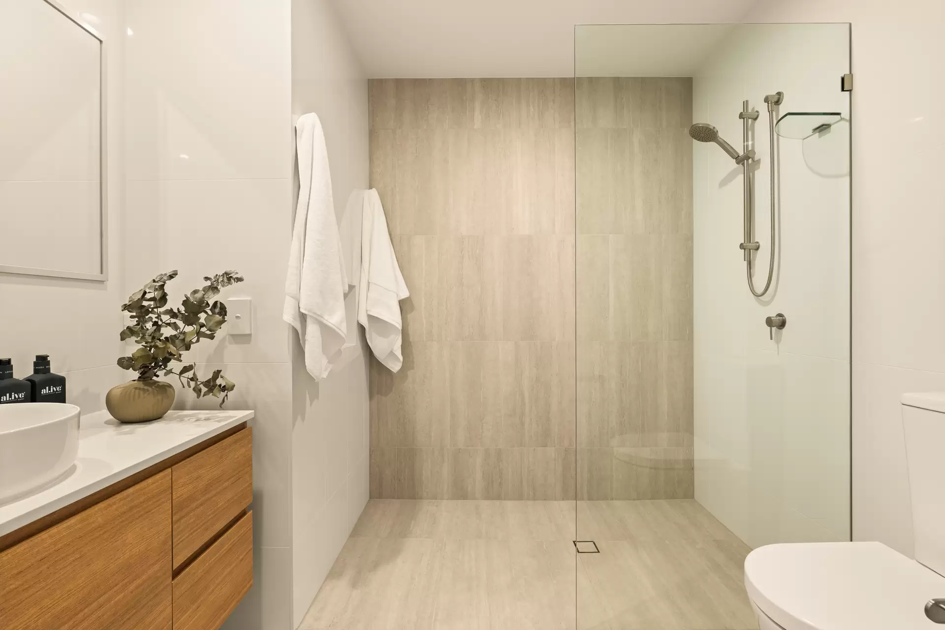 4/50 Fifth  Avenue, Kedron For Sale by Queensland Sotheby's International Realty - image 1
