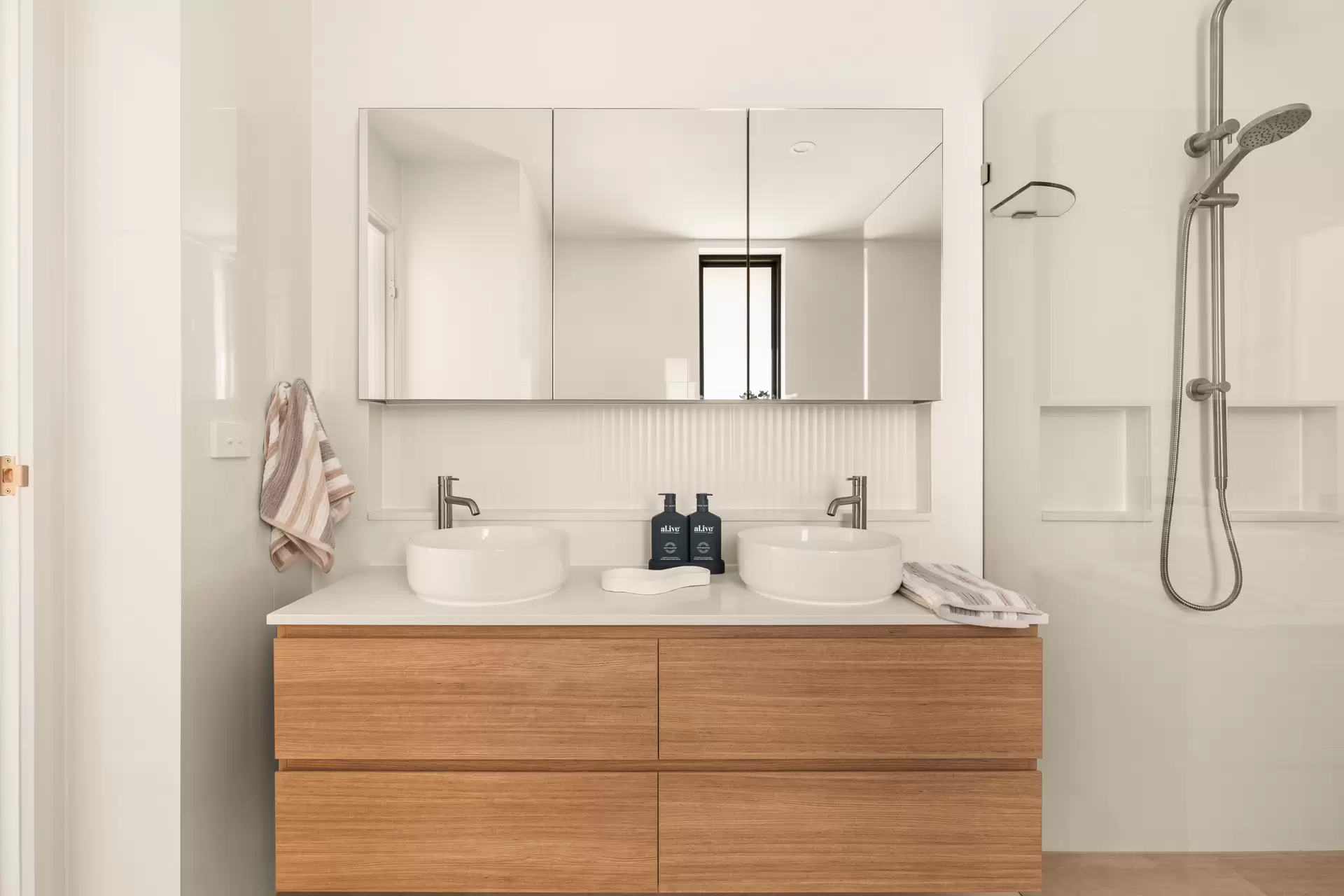 4/50 Fifth  Avenue, Kedron For Sale by Queensland Sotheby's International Realty - image 1