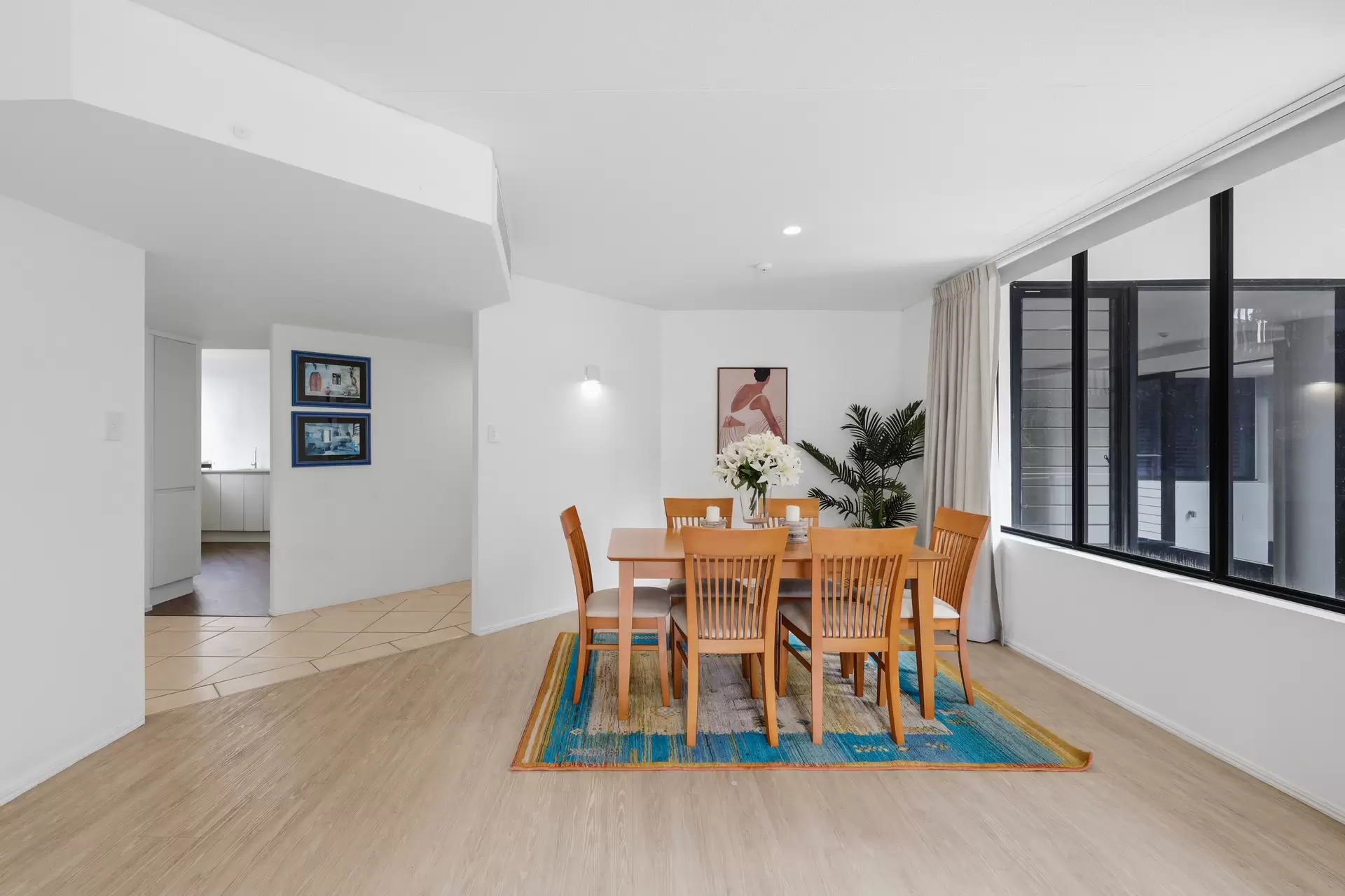 2A/19 Peak Avenue, Main Beach For Sale by Queensland Sotheby's International Realty - image 1