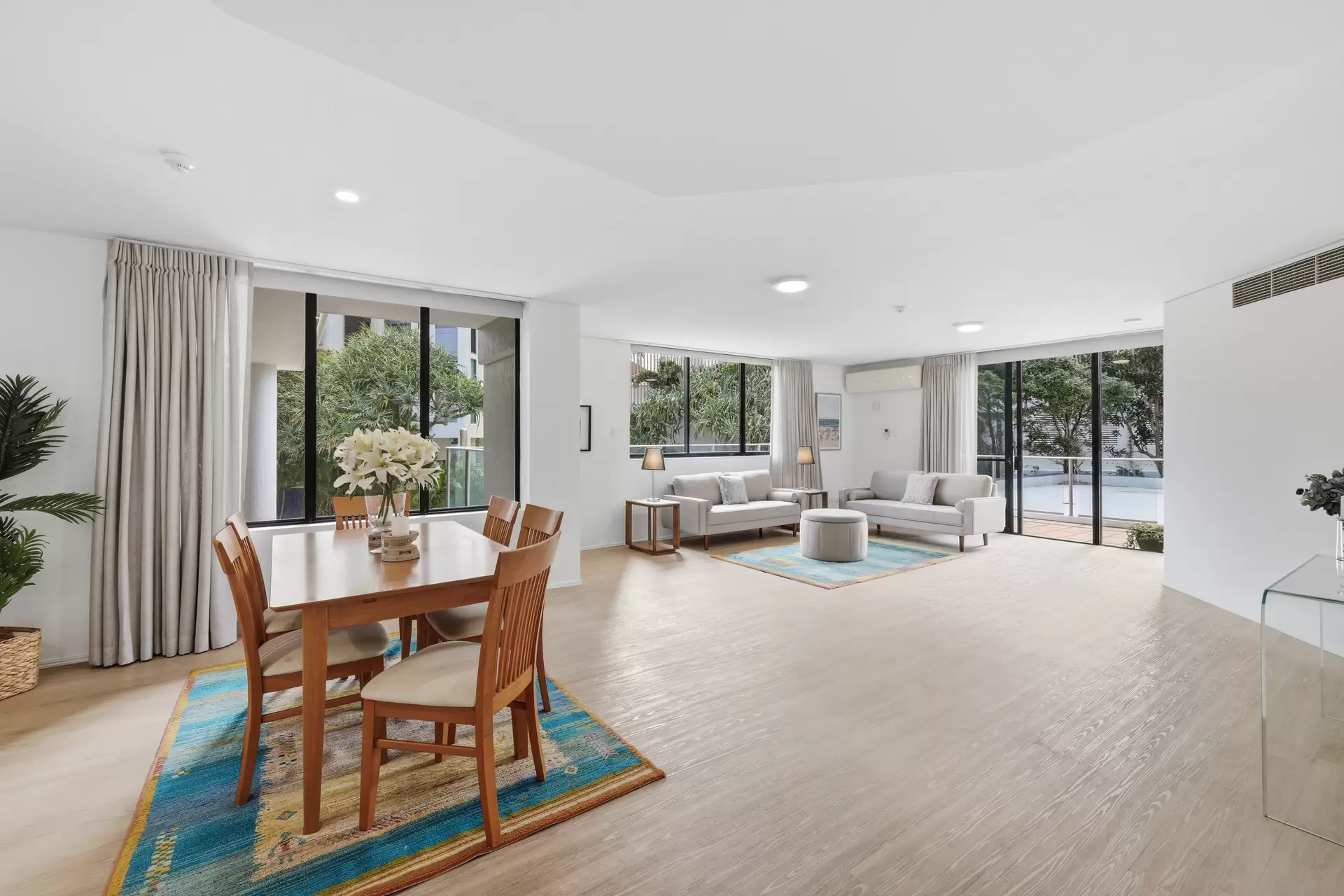 2A/19 Peak Avenue, Main Beach For Sale by Queensland Sotheby's International Realty - image 1