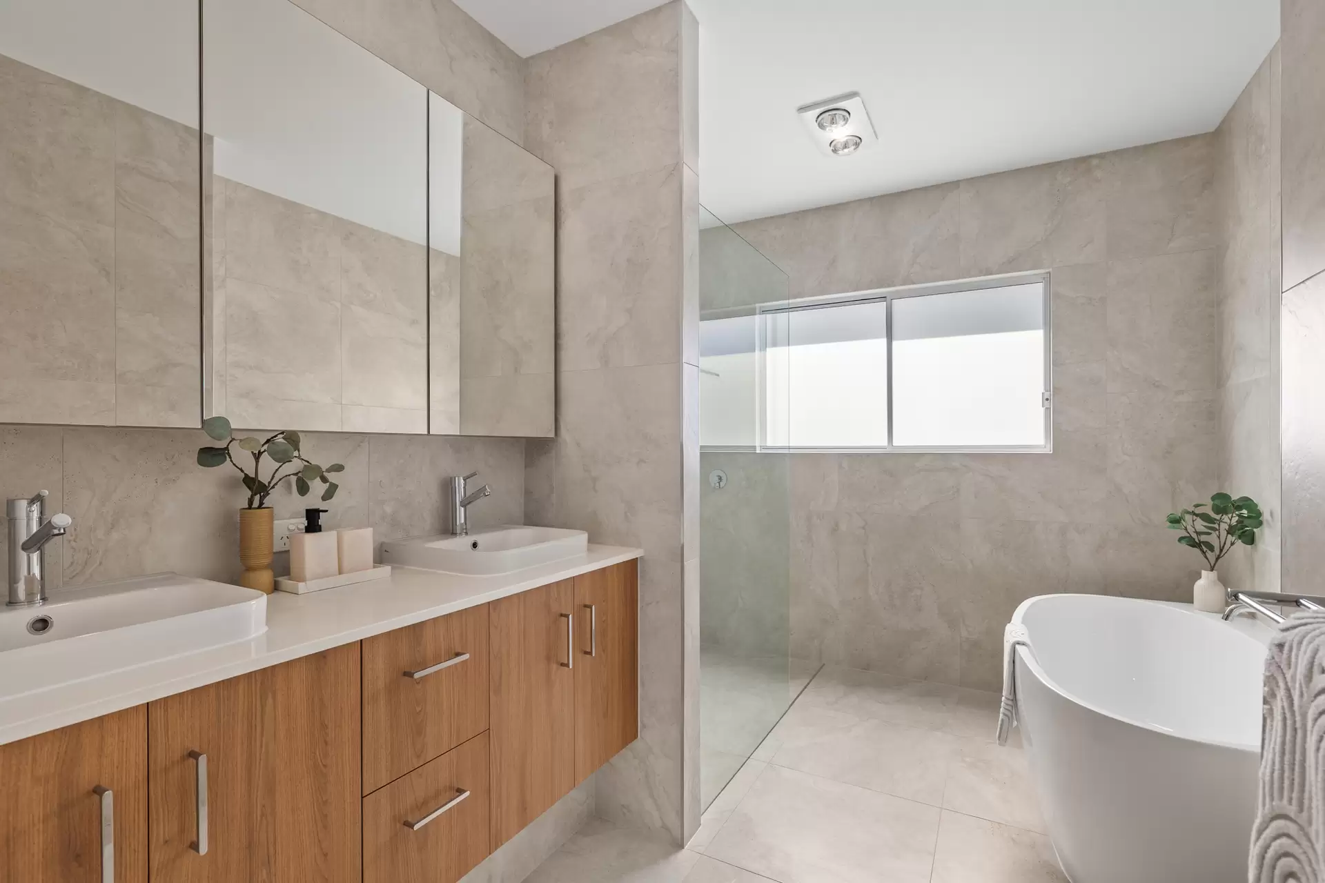3 Jason  Street, Cleveland For Sale by Queensland Sotheby's International Realty - image 1
