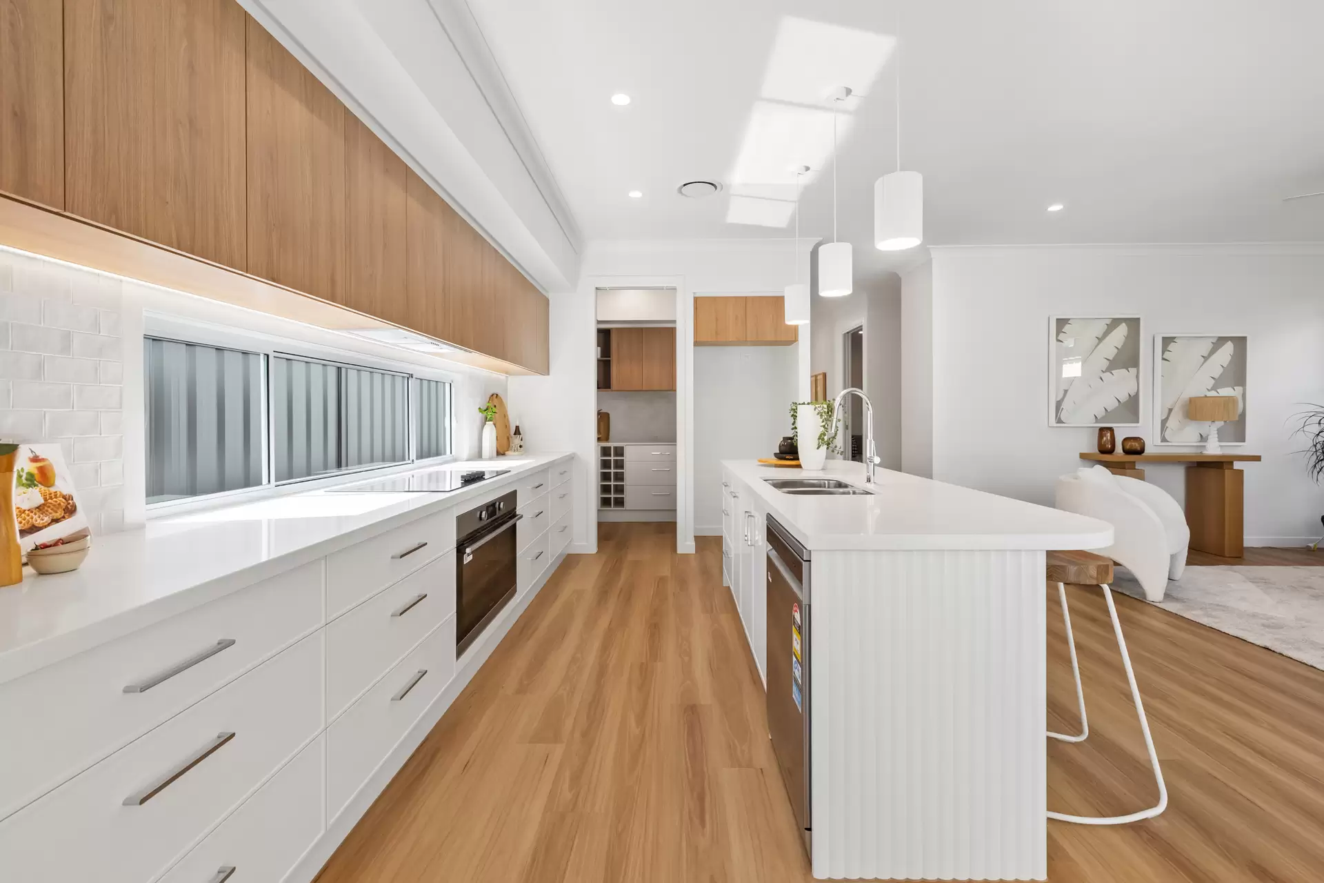 3 Jason  Street, Cleveland For Sale by Queensland Sotheby's International Realty - image 1