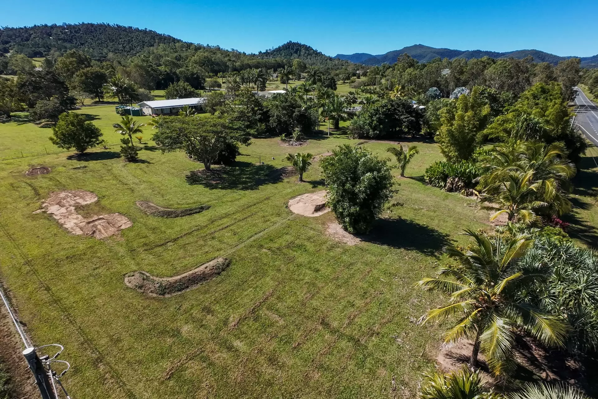 3 Moody Road, Strathdickie For Sale by Queensland Sotheby's International Realty - image 1