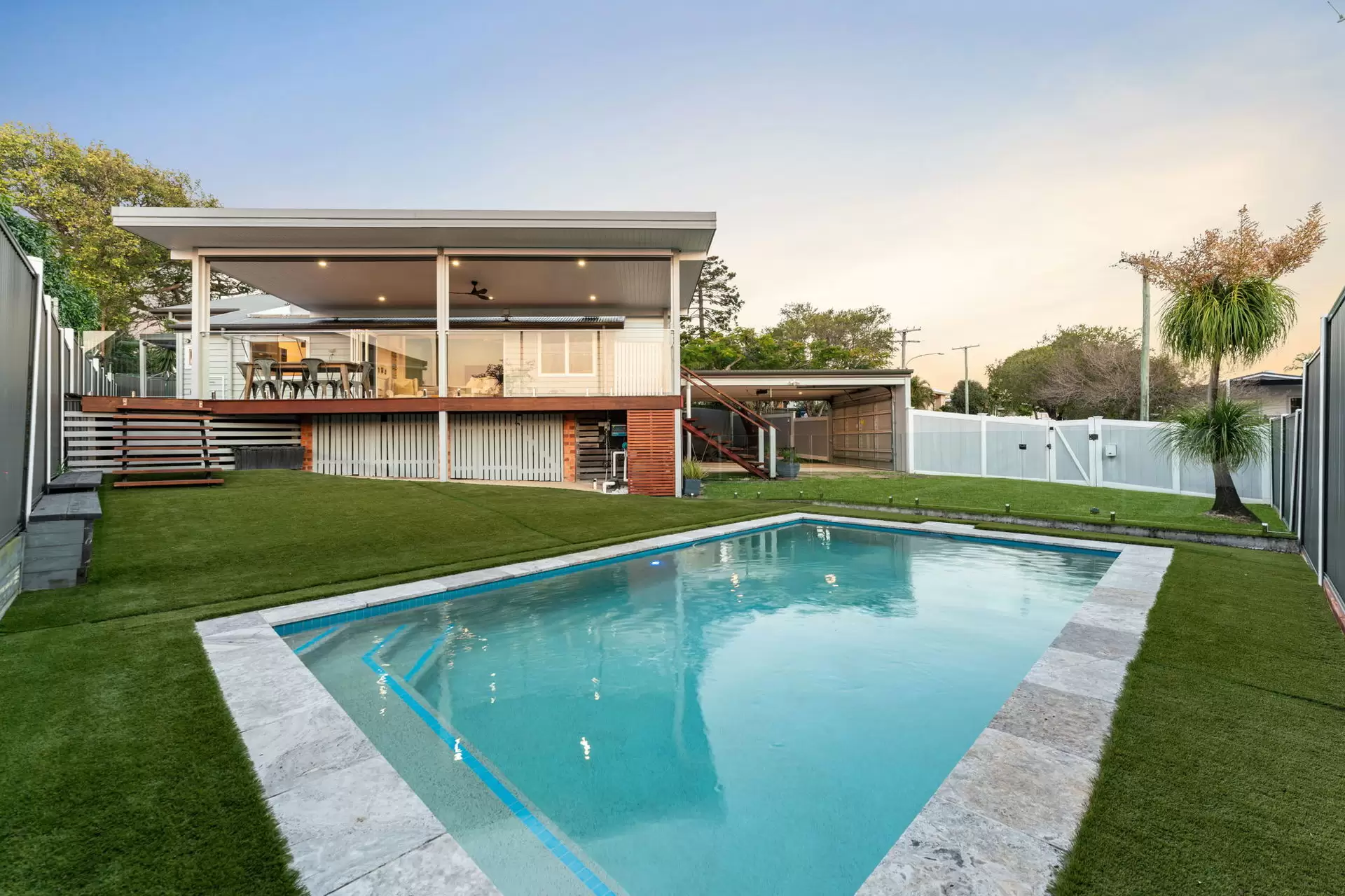 17 Allden  Avenue, Labrador For Sale by Queensland Sotheby's International Realty - image 1