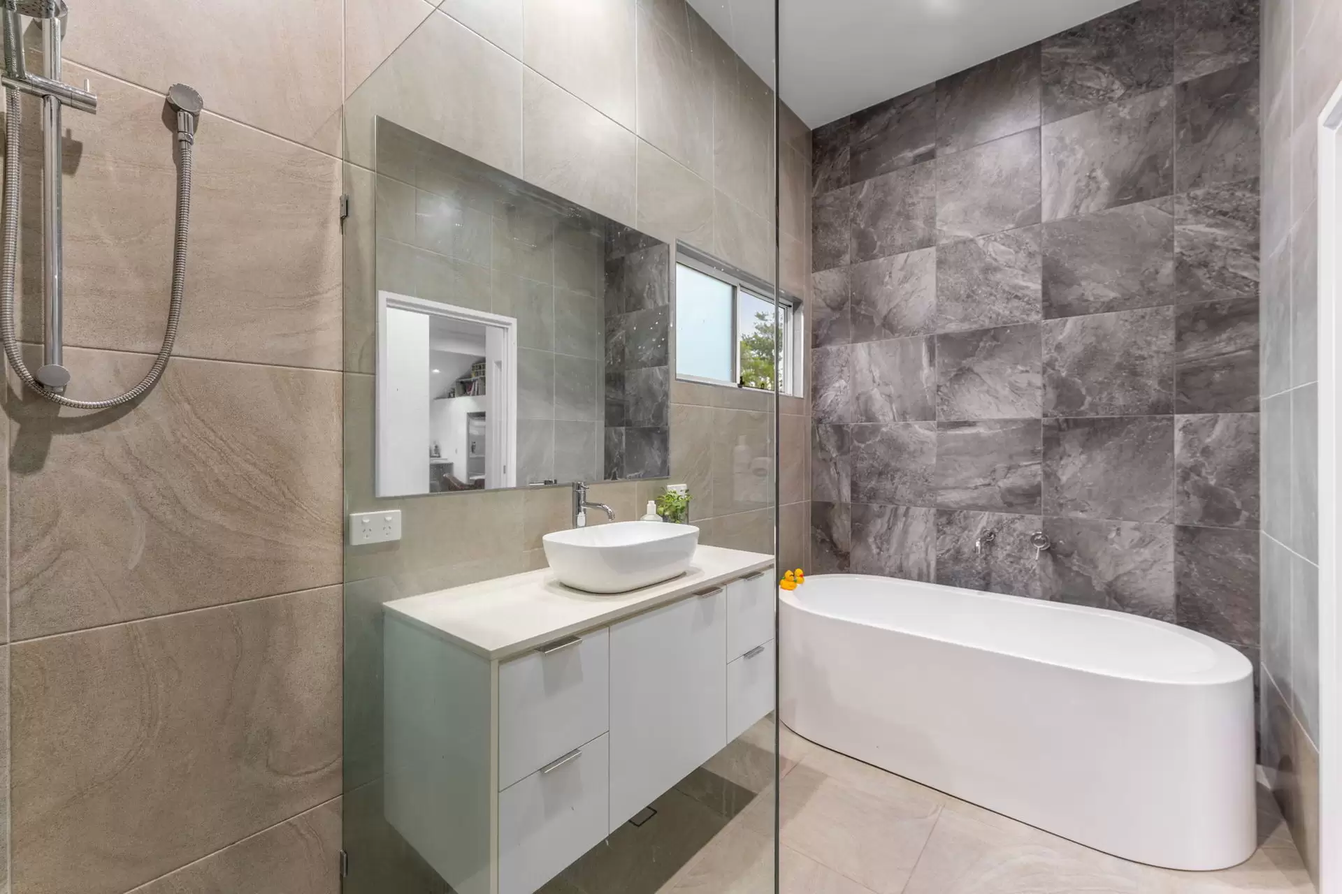 17 Allden  Avenue, Labrador For Sale by Queensland Sotheby's International Realty - image 1