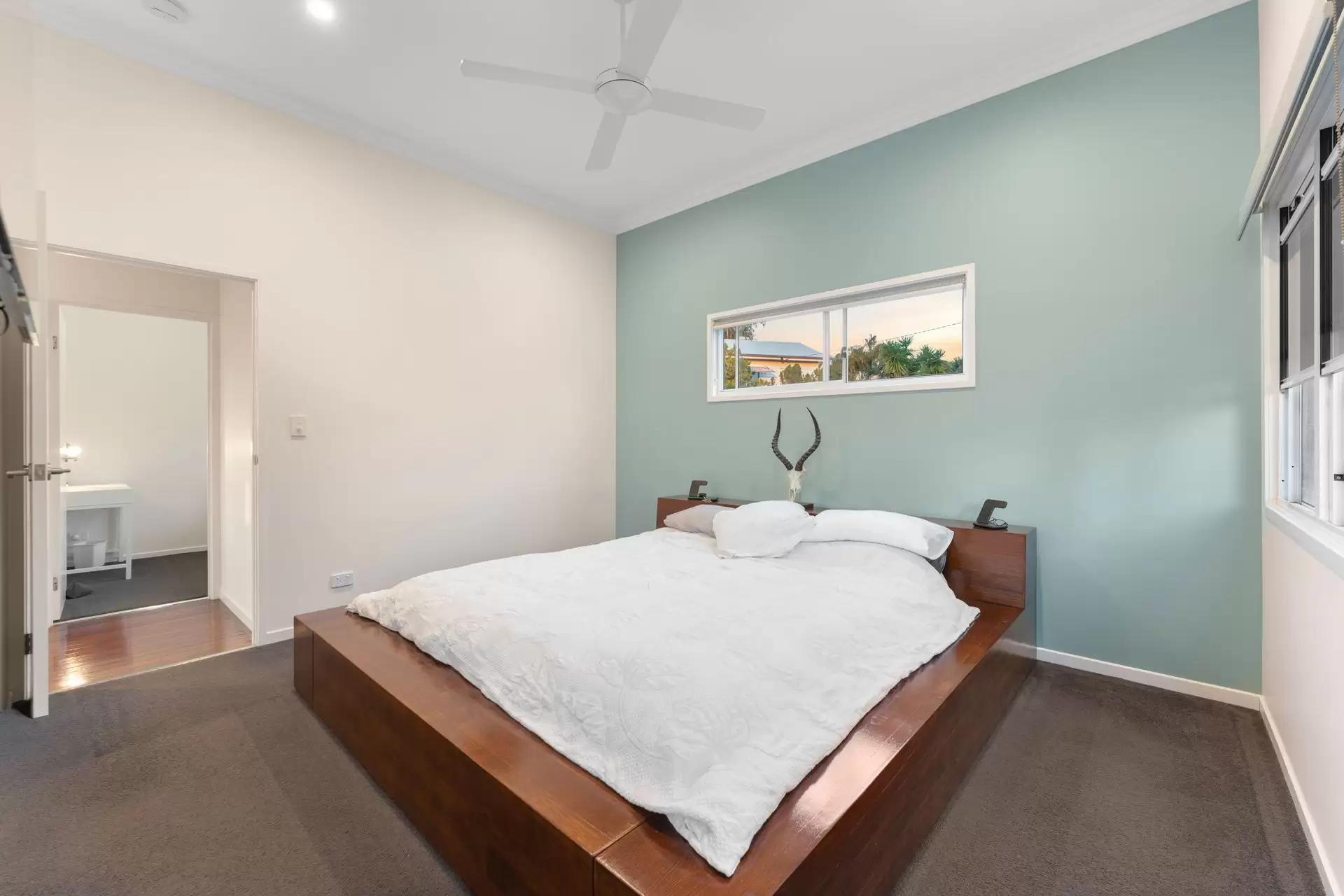17 Allden  Avenue, Labrador For Sale by Queensland Sotheby's International Realty - image 1