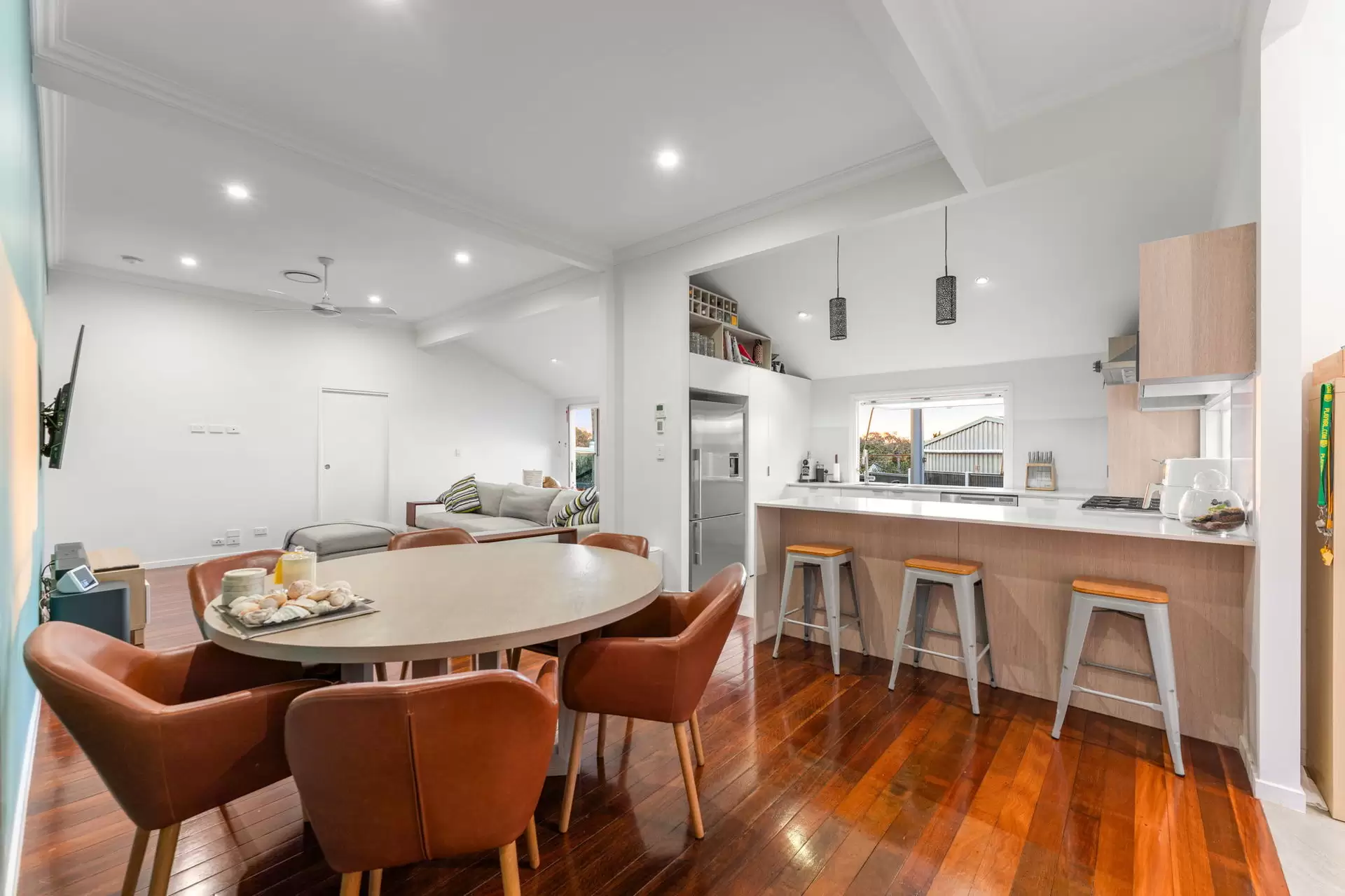 17 Allden  Avenue, Labrador For Sale by Queensland Sotheby's International Realty - image 1