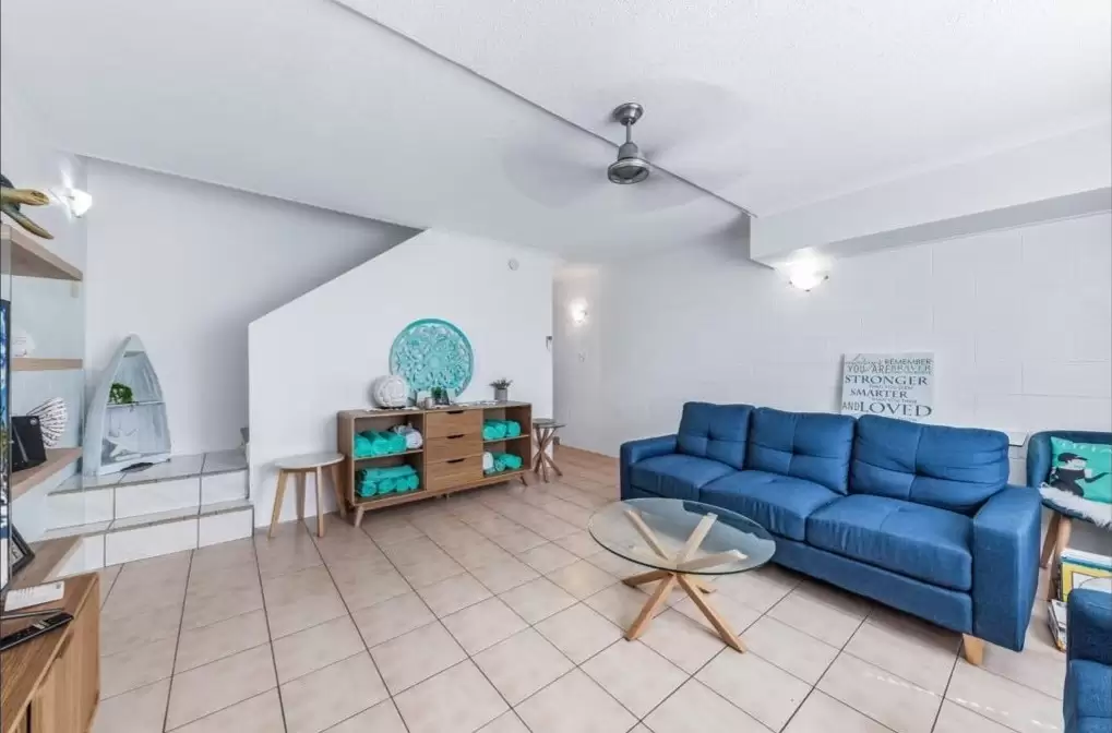 38/3 Eshelby Drive, Cannonvale Sold by Queensland Sotheby's International Realty - image 1