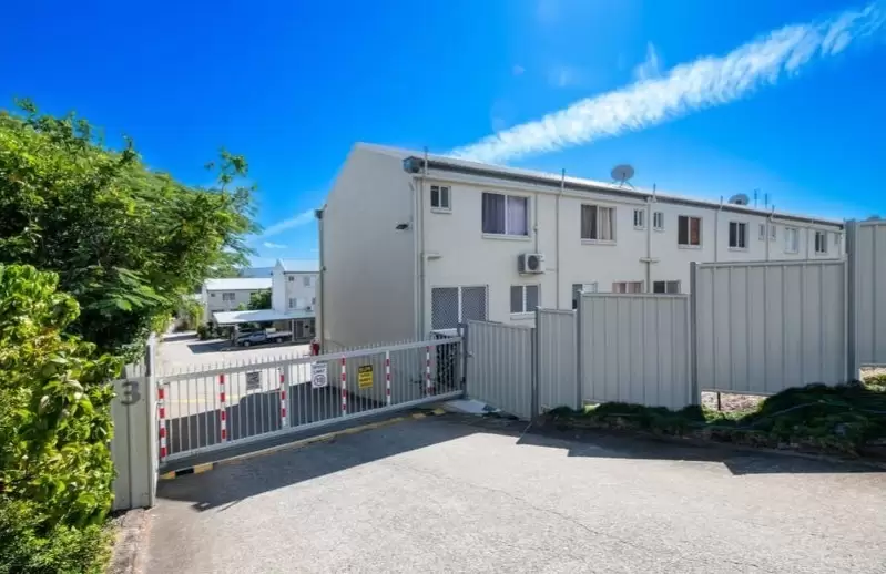 38/3 Eshelby Drive, Cannonvale Sold by Queensland Sotheby's International Realty - image 1
