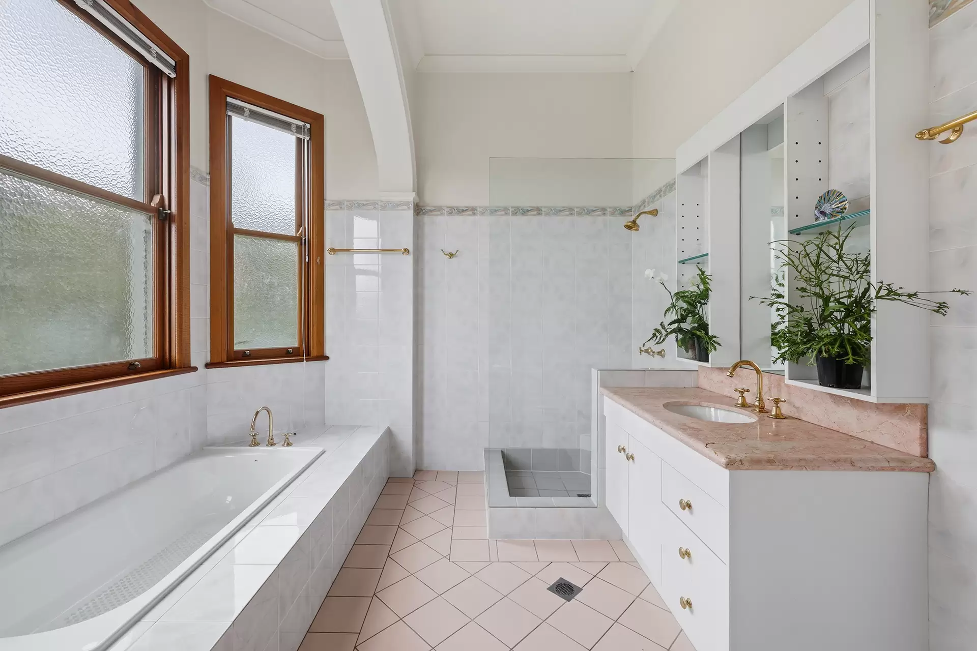 36 Grays  Road, Hamilton For Sale by Queensland Sotheby's International Realty - image 1