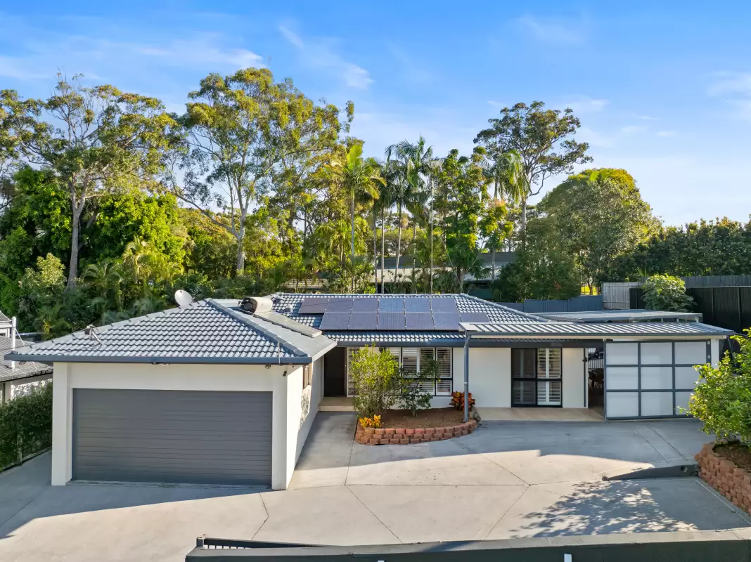 8 Daniel Crescent, Ashmore For Sale by Queensland Sotheby's International Realty - image 1