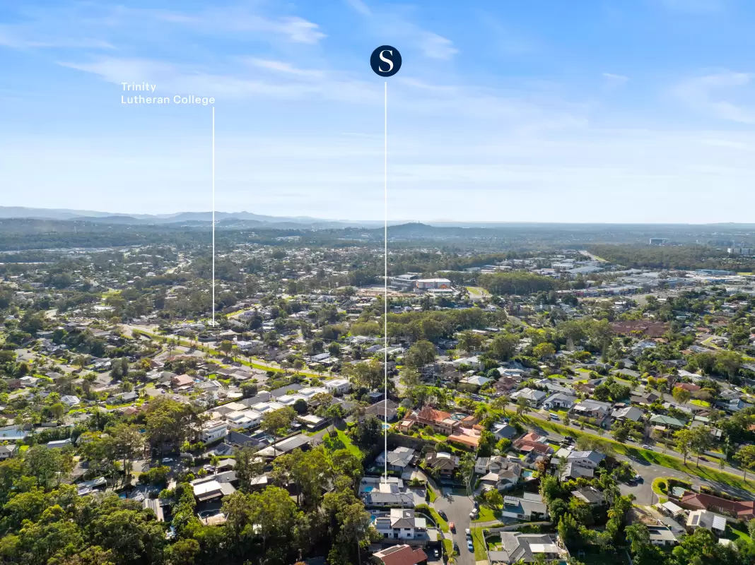 8 Daniel Crescent, Ashmore For Sale by Queensland Sotheby's International Realty - image 1