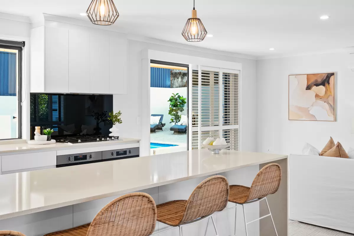 8 Daniel Crescent, Ashmore For Sale by Queensland Sotheby's International Realty - image 1