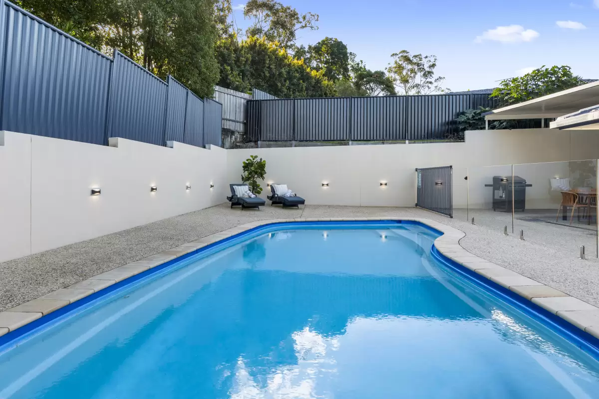 8 Daniel Crescent, Ashmore For Sale by Queensland Sotheby's International Realty - image 1