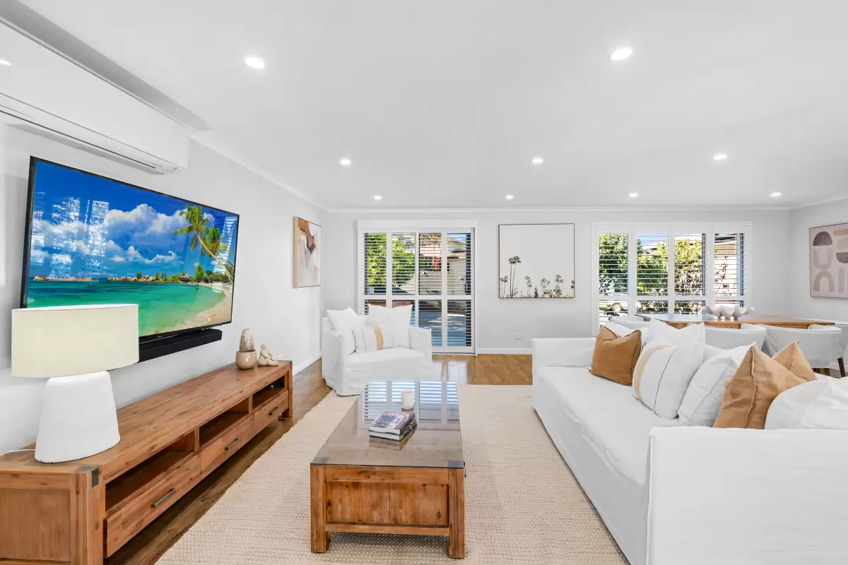 8 Daniel Crescent, Ashmore For Sale by Queensland Sotheby's International Realty - image 1
