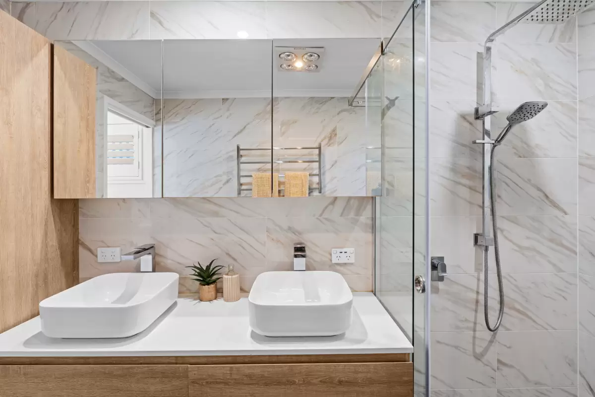 8 Daniel Crescent, Ashmore For Sale by Queensland Sotheby's International Realty - image 1