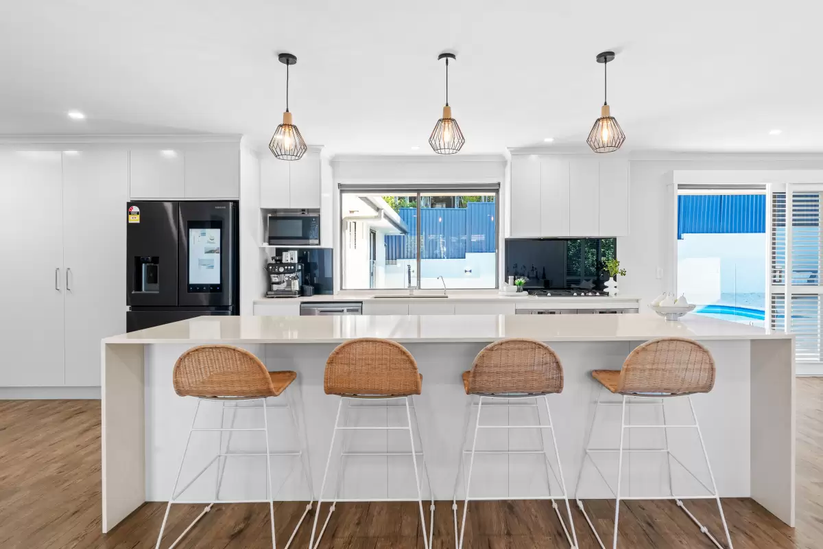 8 Daniel Crescent, Ashmore For Sale by Queensland Sotheby's International Realty - image 1
