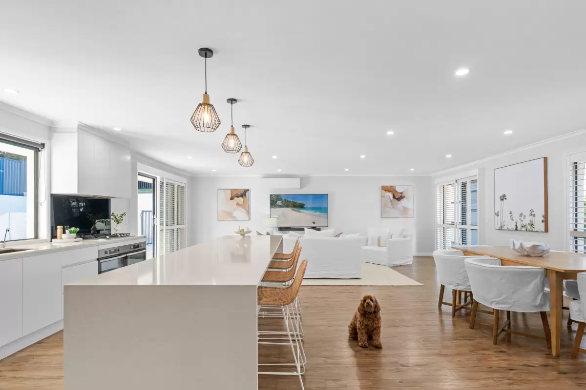 8 Daniel Crescent, Ashmore For Sale by Queensland Sotheby's International Realty - image 1