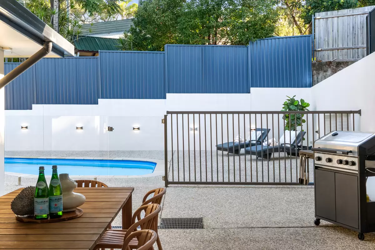 8 Daniel Crescent, Ashmore For Sale by Queensland Sotheby's International Realty - image 1