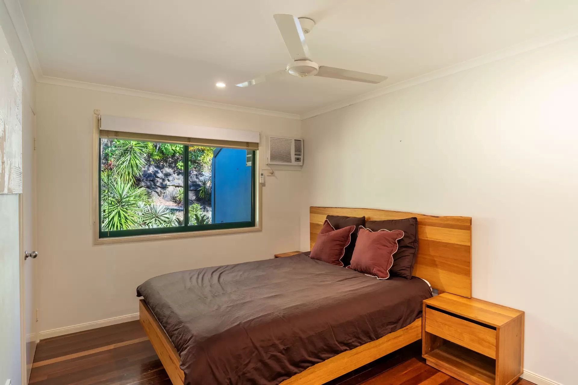 Pandanus E/4 Banksia Court, Hamilton Island Sold by  - image 1