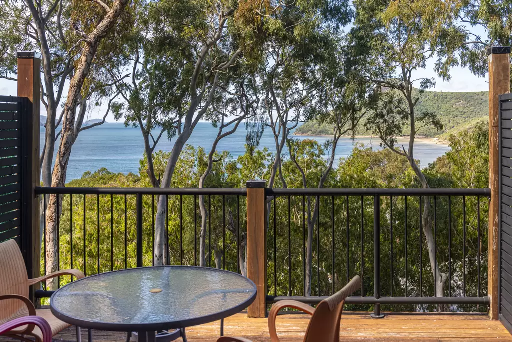 Coral Sea 11, 6 Great Northern Highway, Hamilton Island For Sale by 