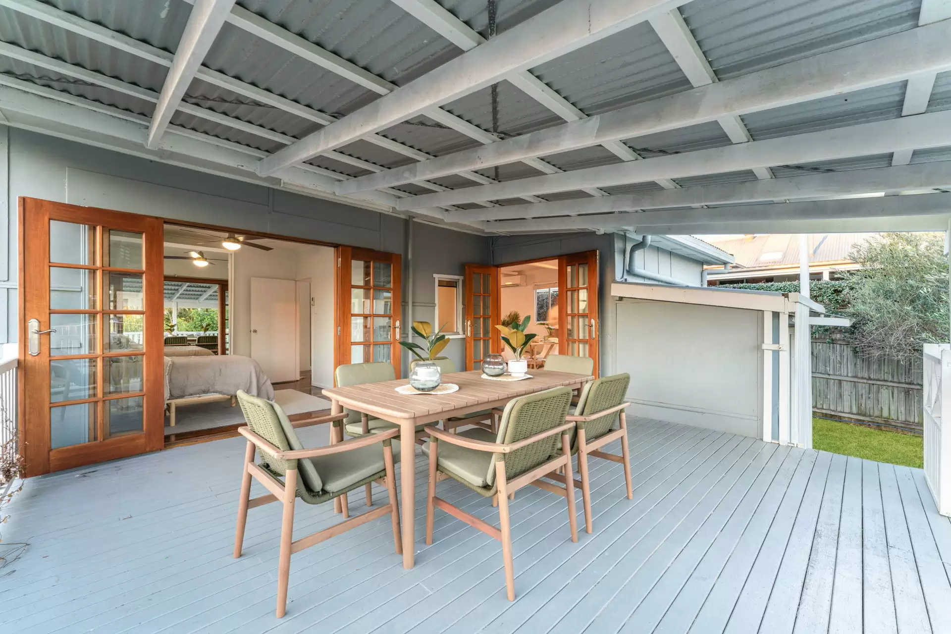 18 Bellevue Parade, Labrador For Sale by Queensland Sotheby's International Realty - image 1