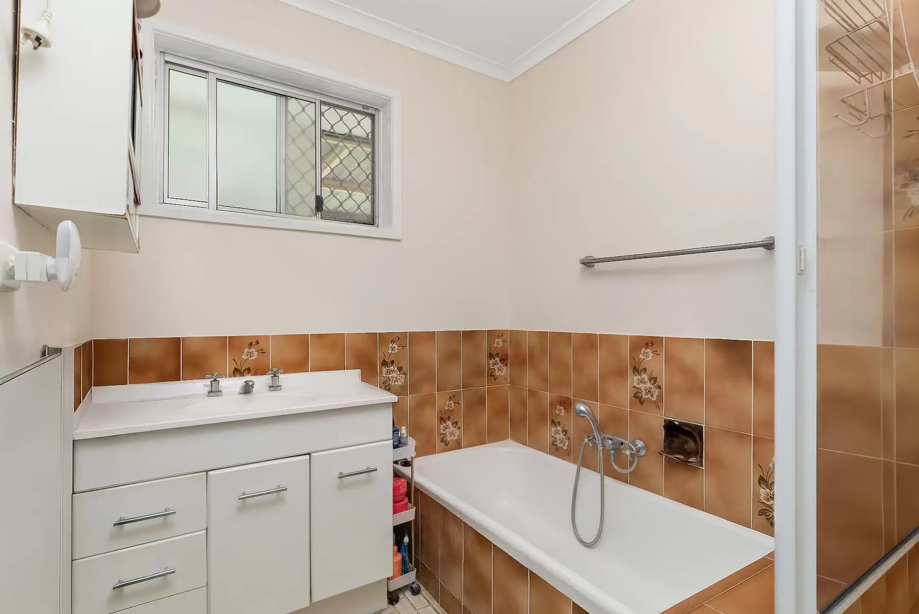 14 Riesling Street, Thornlands Sold by Queensland Sotheby's International Realty - image 1