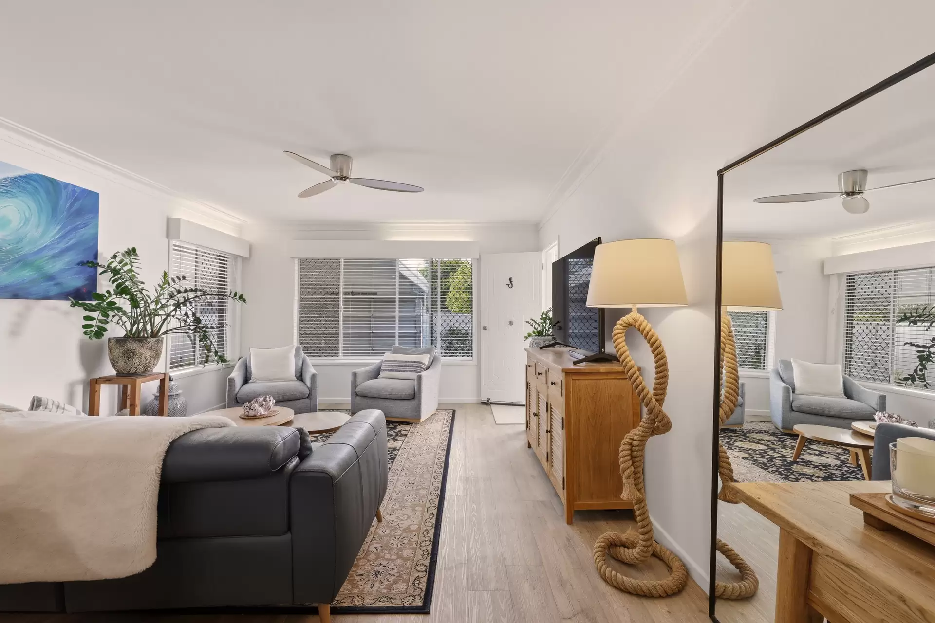 18 Shoveller  Avenue, Paradise Point For Sale by Queensland Sotheby's International Realty - image 1