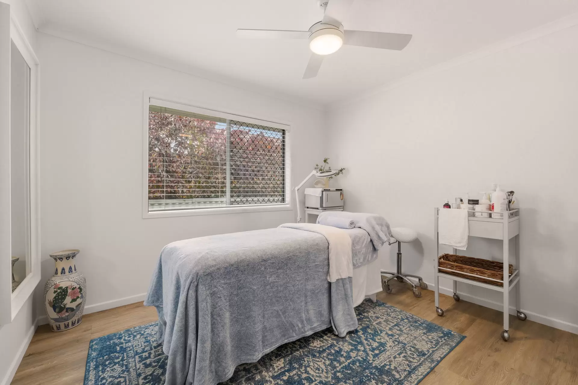 18 Shoveller  Avenue, Paradise Point For Sale by Queensland Sotheby's International Realty - image 1