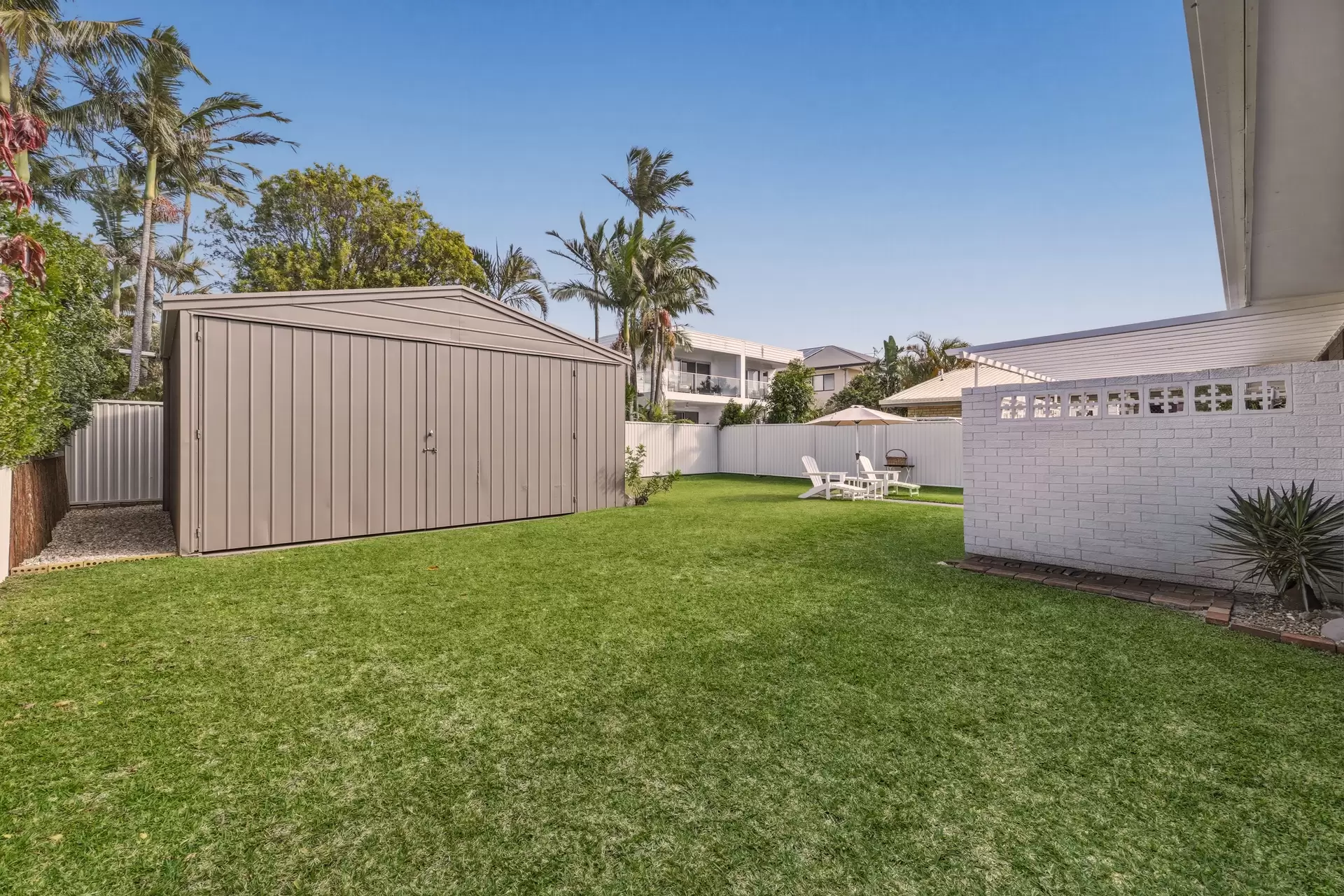 18 Shoveller  Avenue, Paradise Point For Sale by Queensland Sotheby's International Realty - image 1