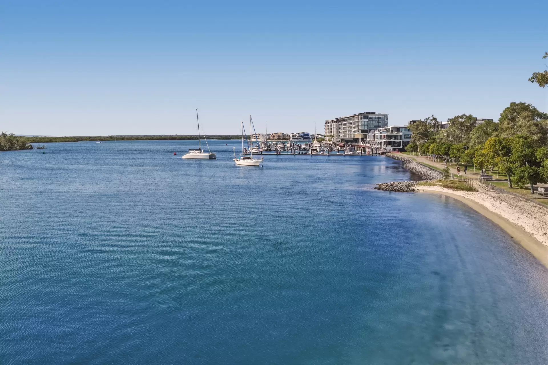 18 Shoveller  Avenue, Paradise Point For Sale by Queensland Sotheby's International Realty - image 1