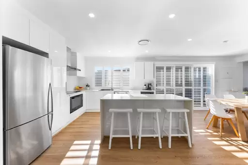 2/33 Gardiners Place, Southport For Sale by Queensland Sotheby's International Realty
