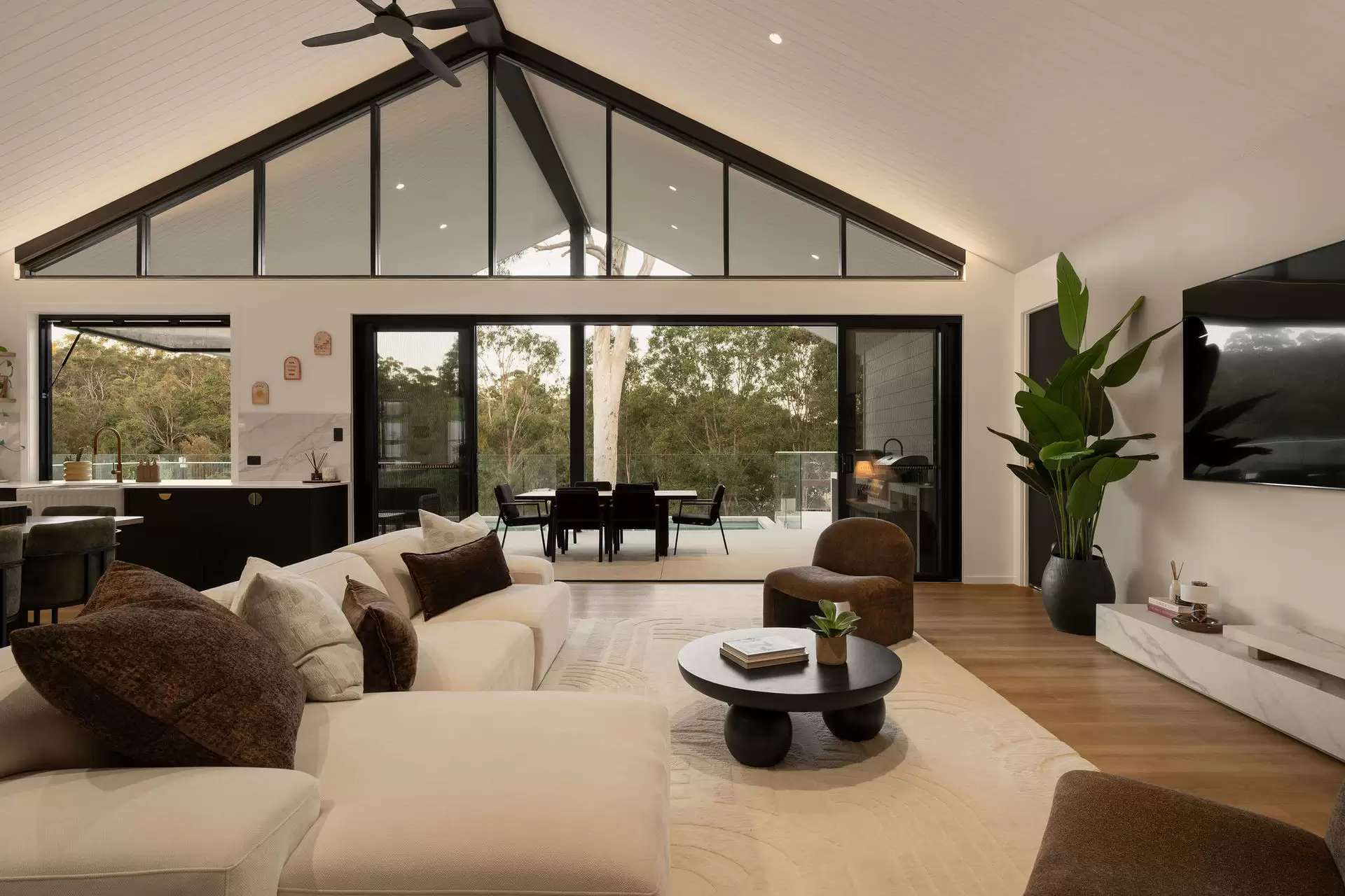 9 Honey Tree Court, Advancetown For Sale by Queensland Sotheby's International Realty - image 1