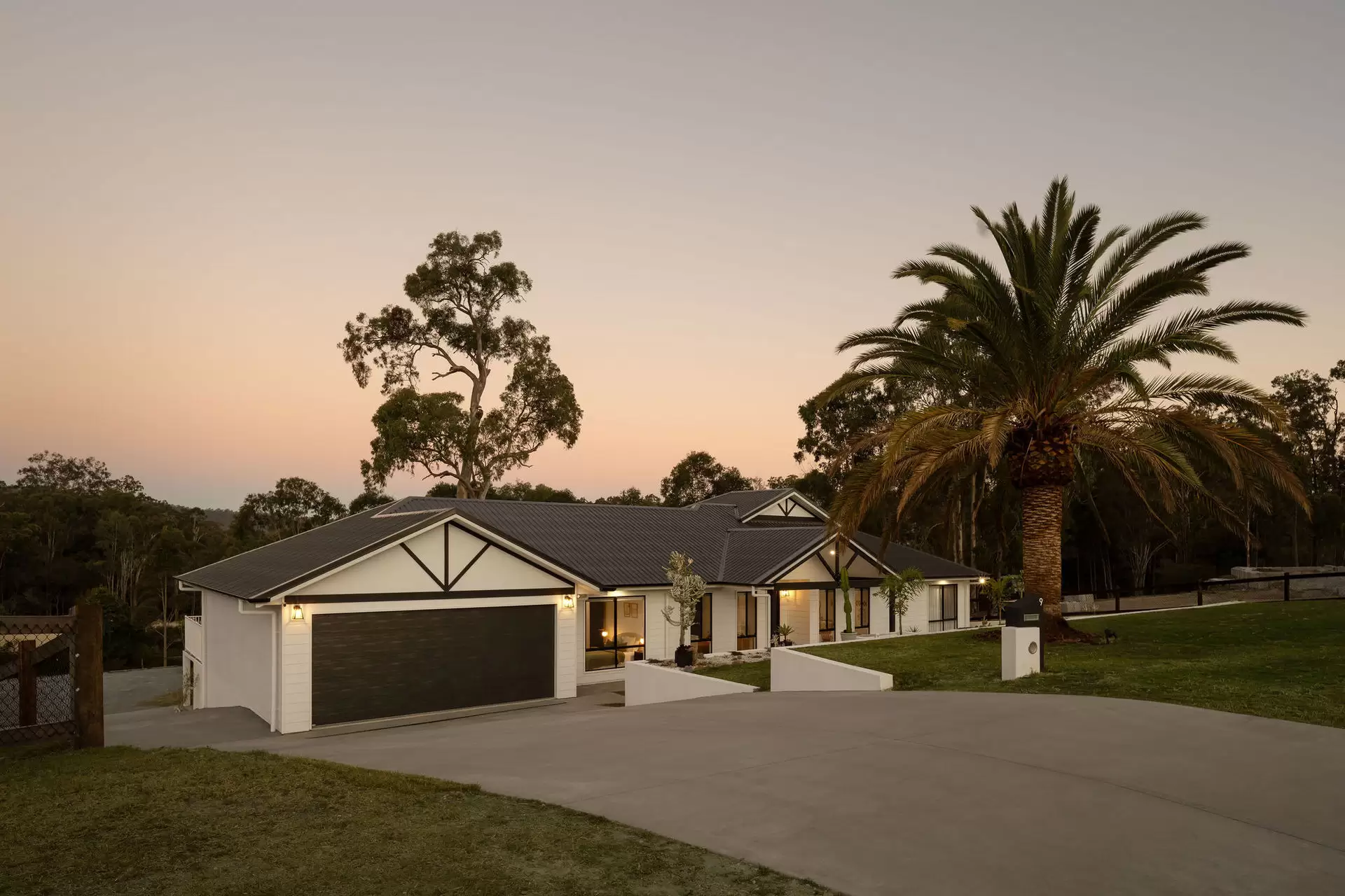 9 Honey Tree Court, Advancetown For Sale by Queensland Sotheby's International Realty - image 1